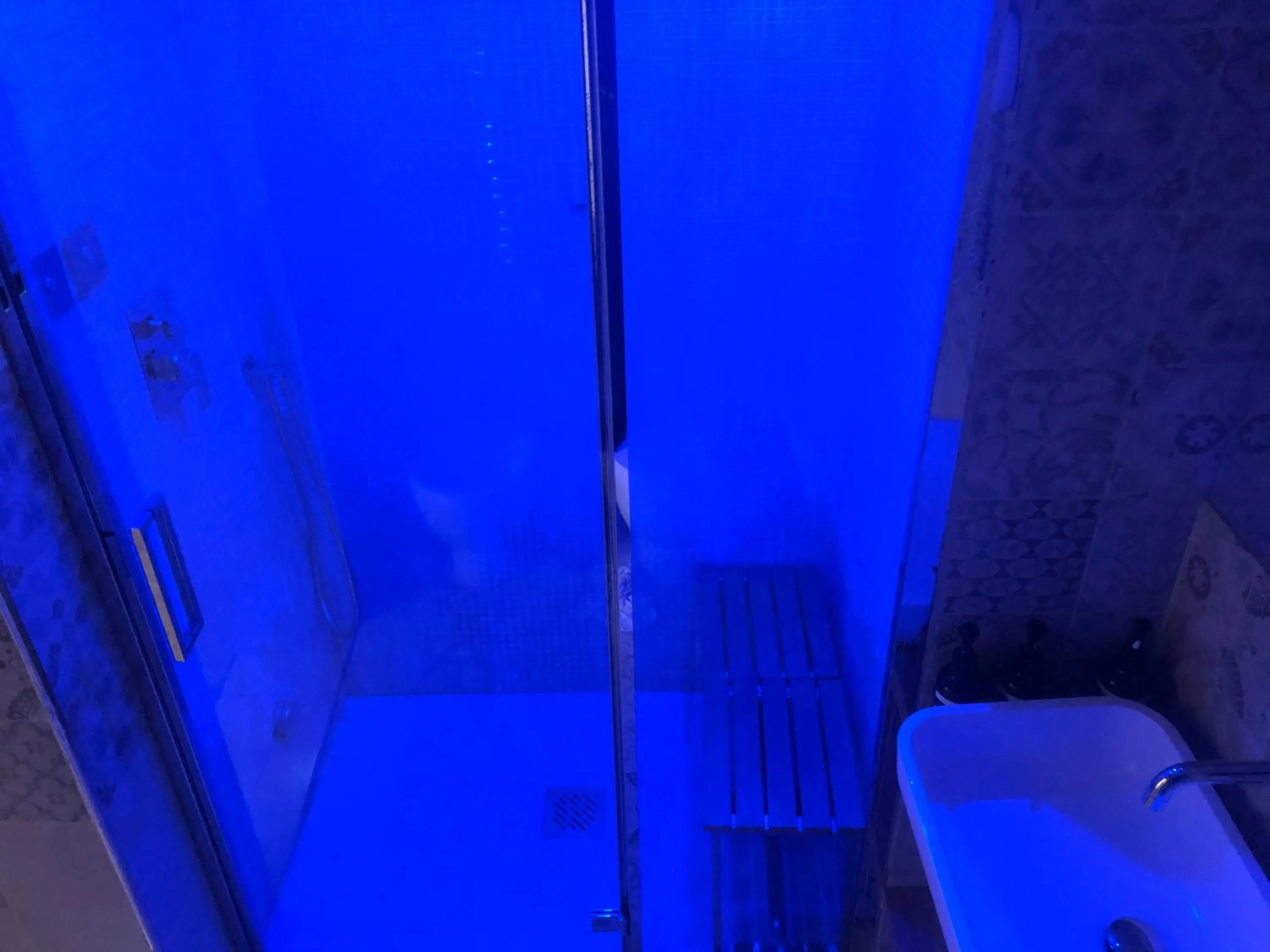 Steam room in Navona Central Suites
