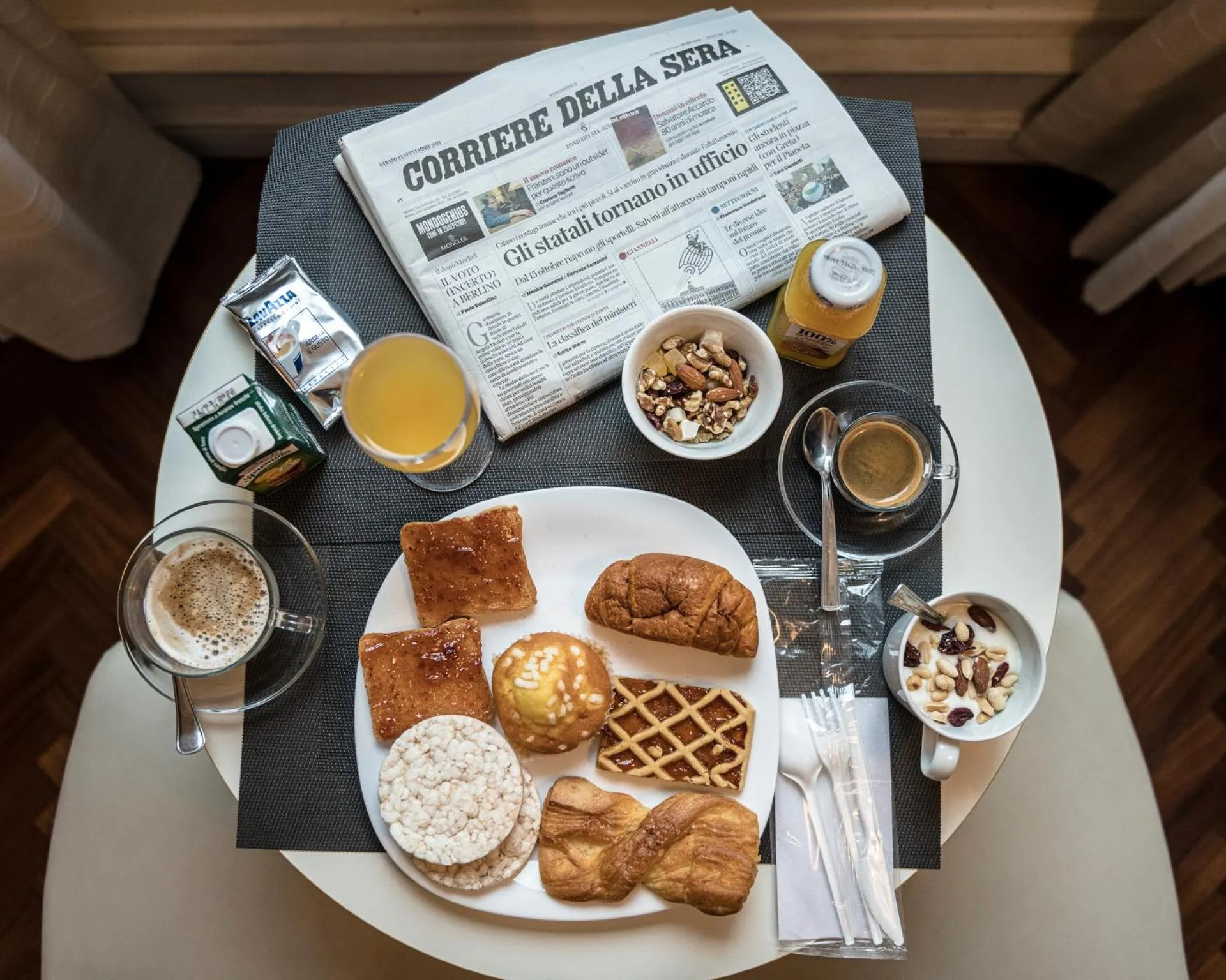 oven in Navona Central Suites