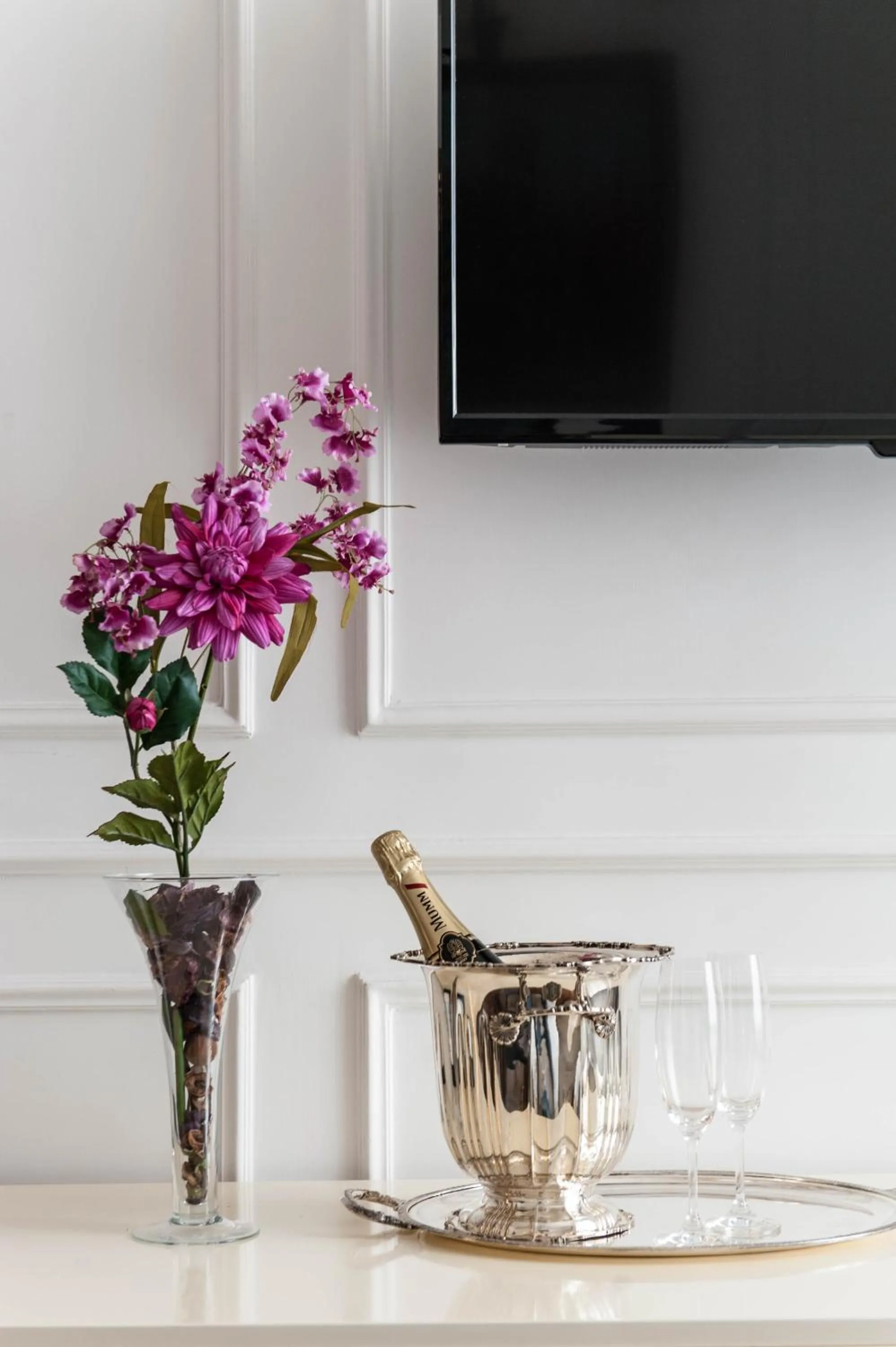 Drinks in Navona Central Suites