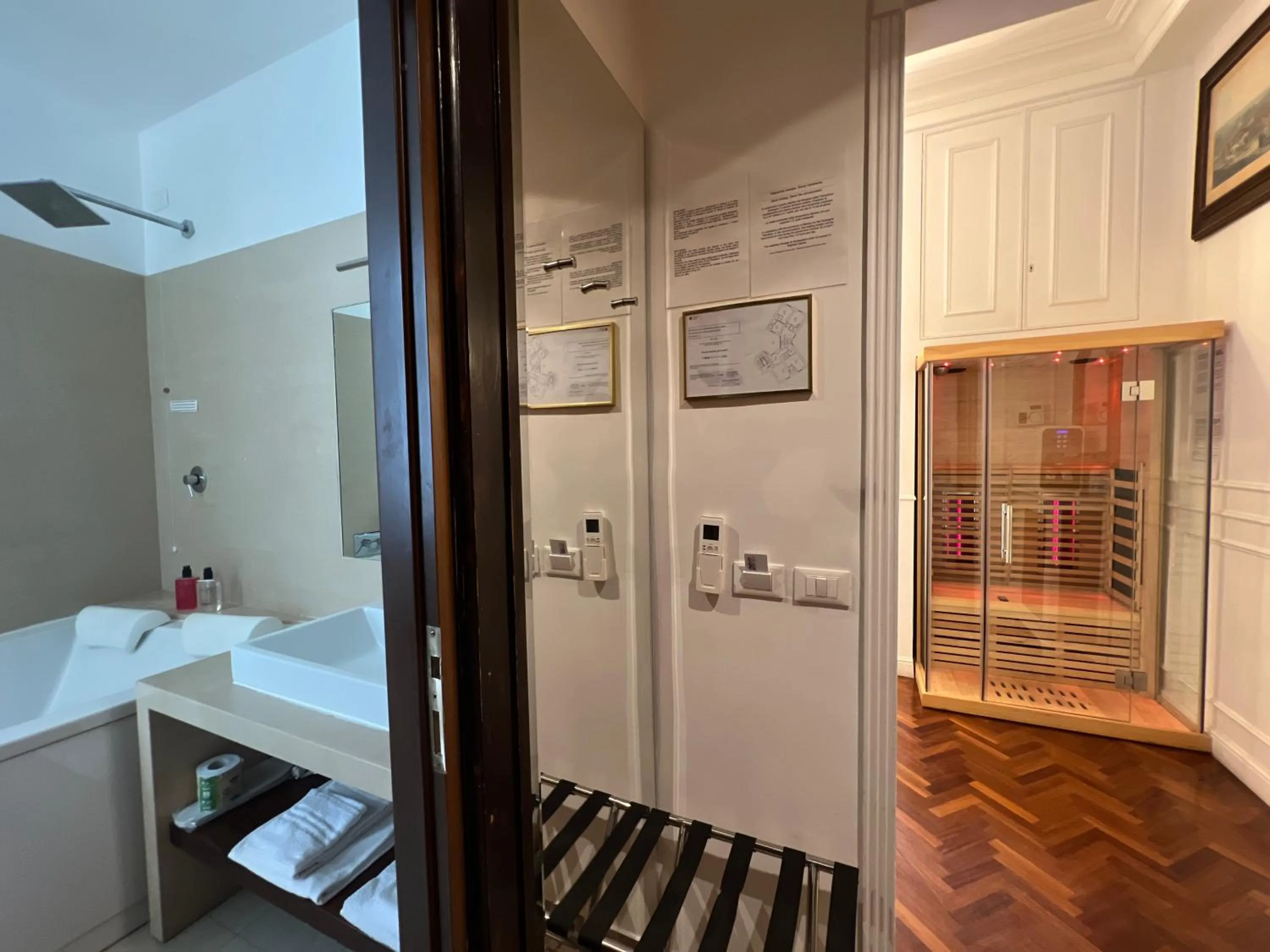 Spa and wellness centre/facilities, Bed in Navona Central Suites