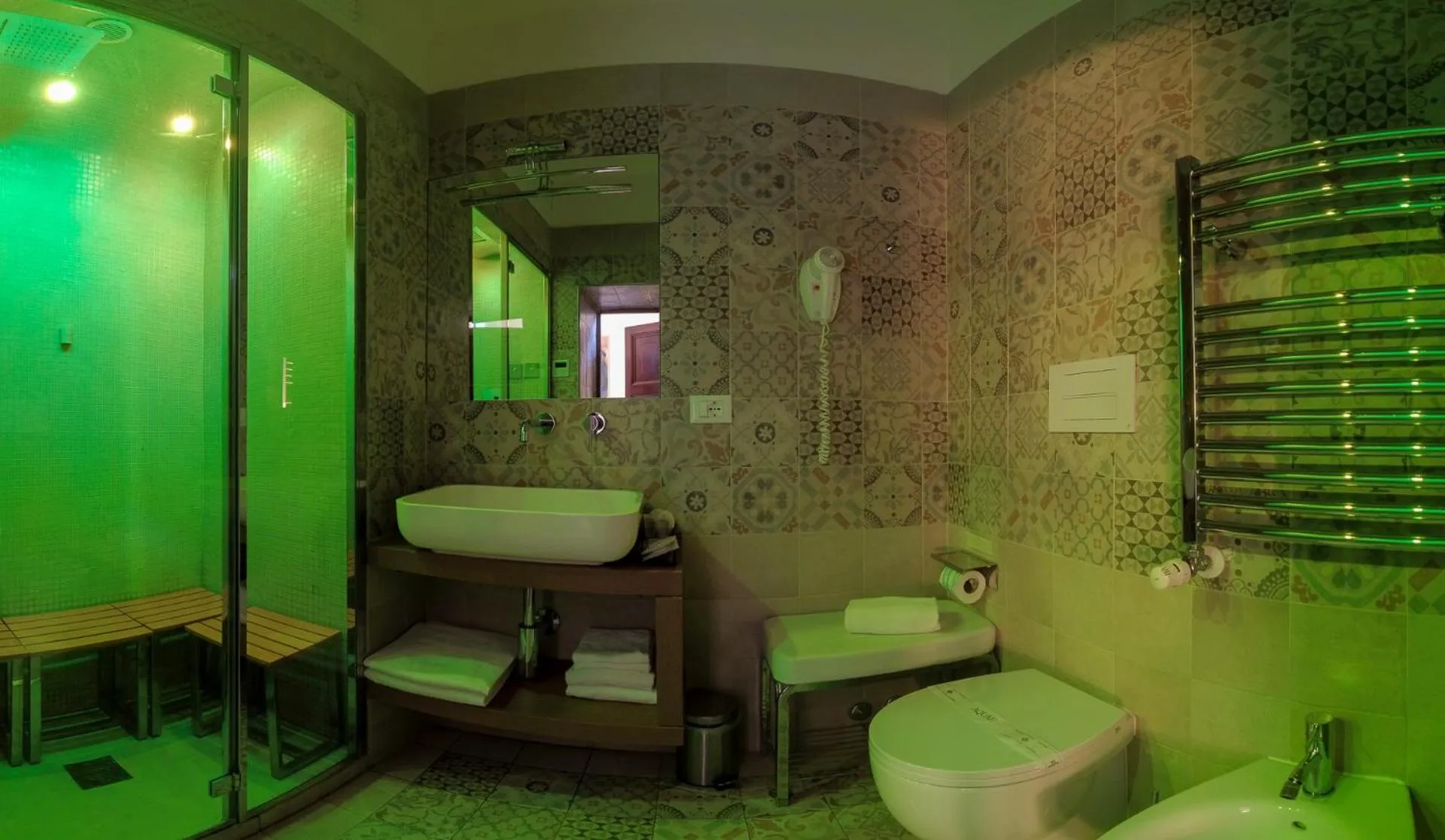 Steam room in Navona Central Suites