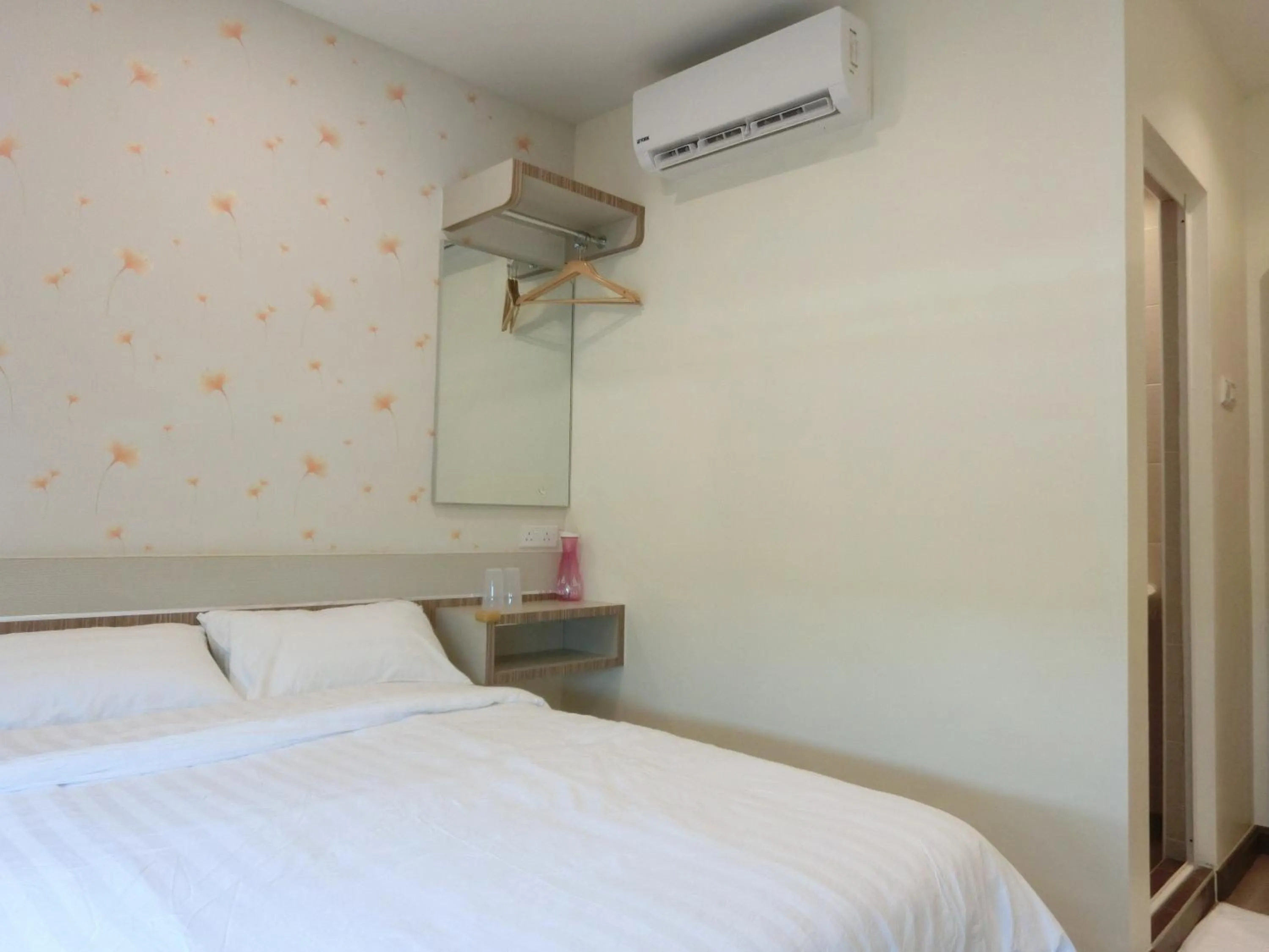 Bedroom, Bed in Hotel Alor Gajah