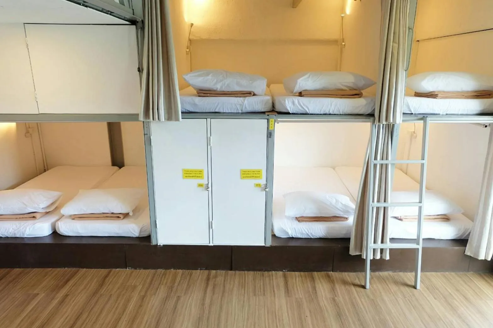 bunk bed, Bed in A Plus Hotel