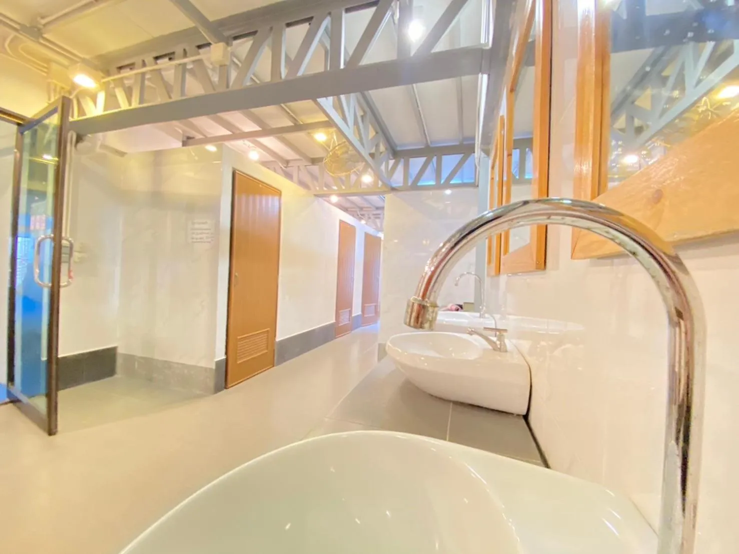 Public Bath, Bed in A Plus Hotel