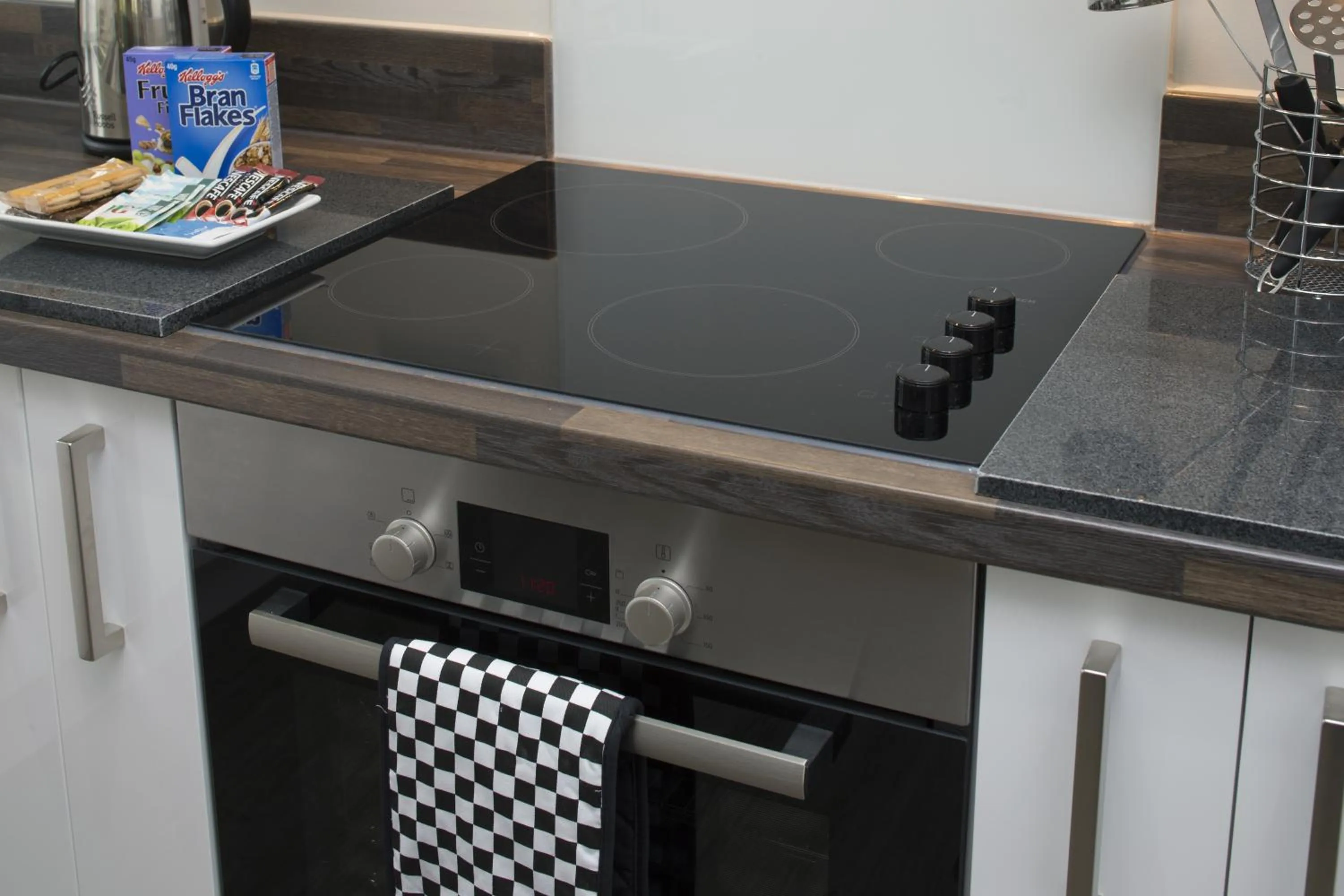 Coffee/tea facilities in House of Fisher - Beneficial House