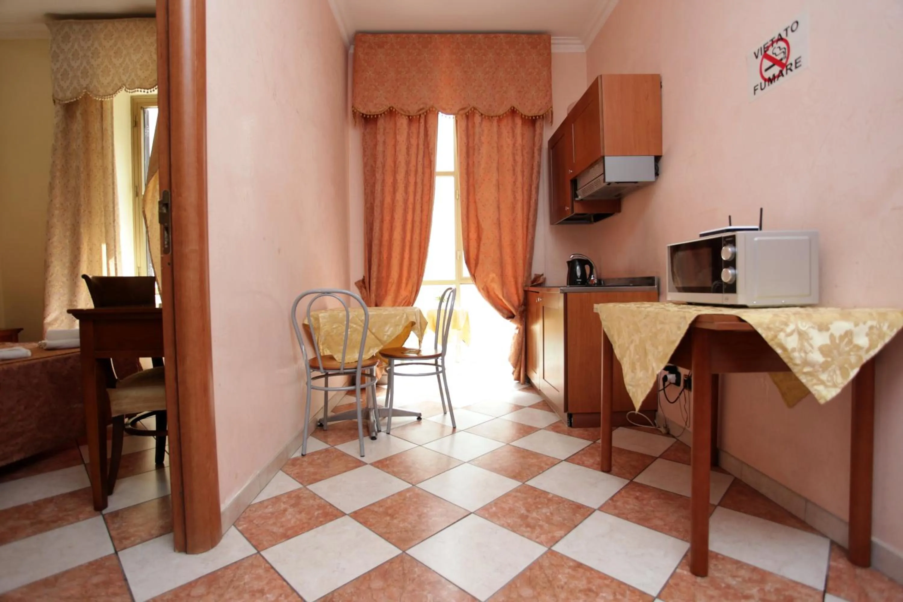 Communal kitchen in Elegance