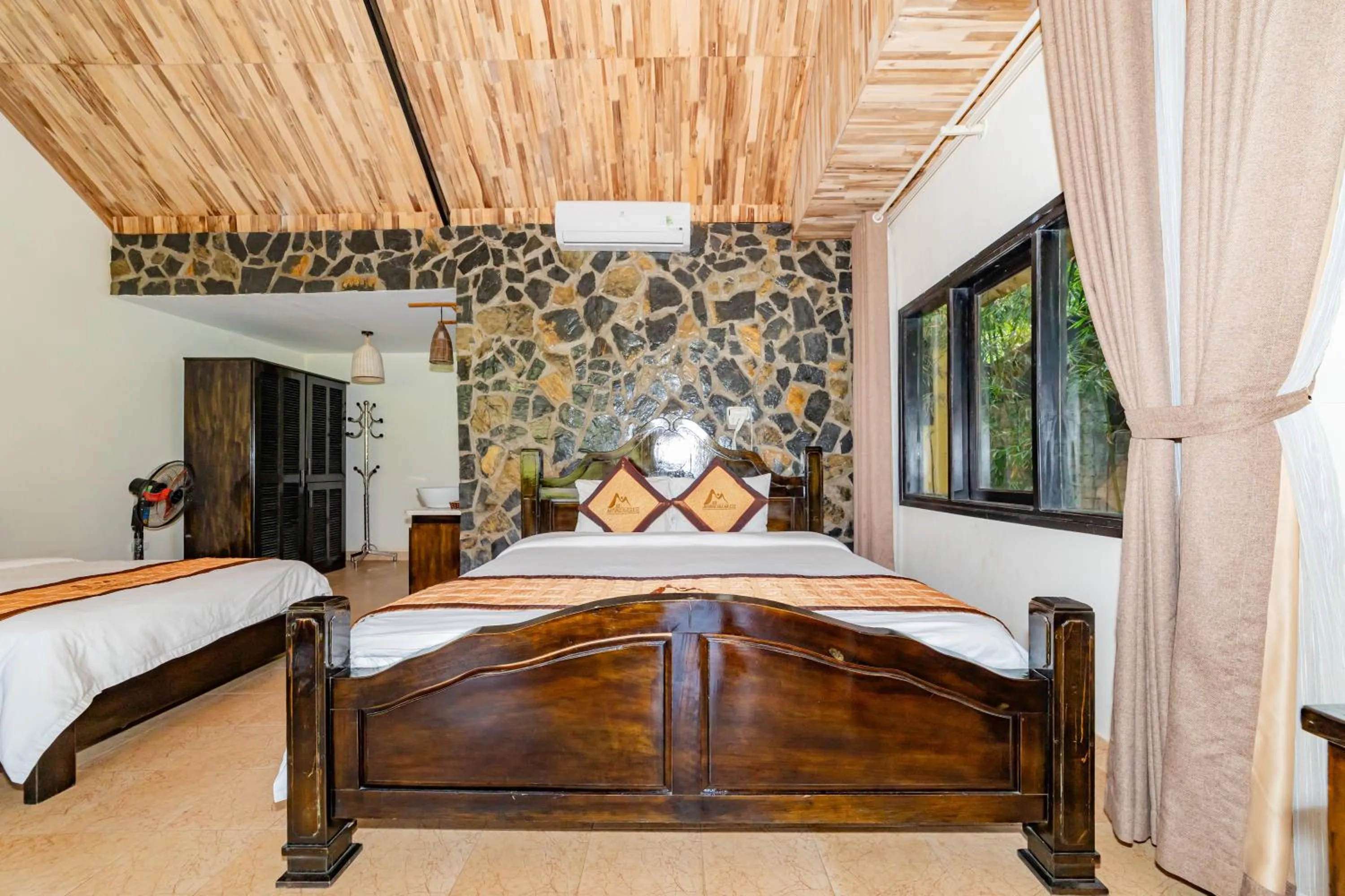 Bed in Mai Chau Sunrise Village