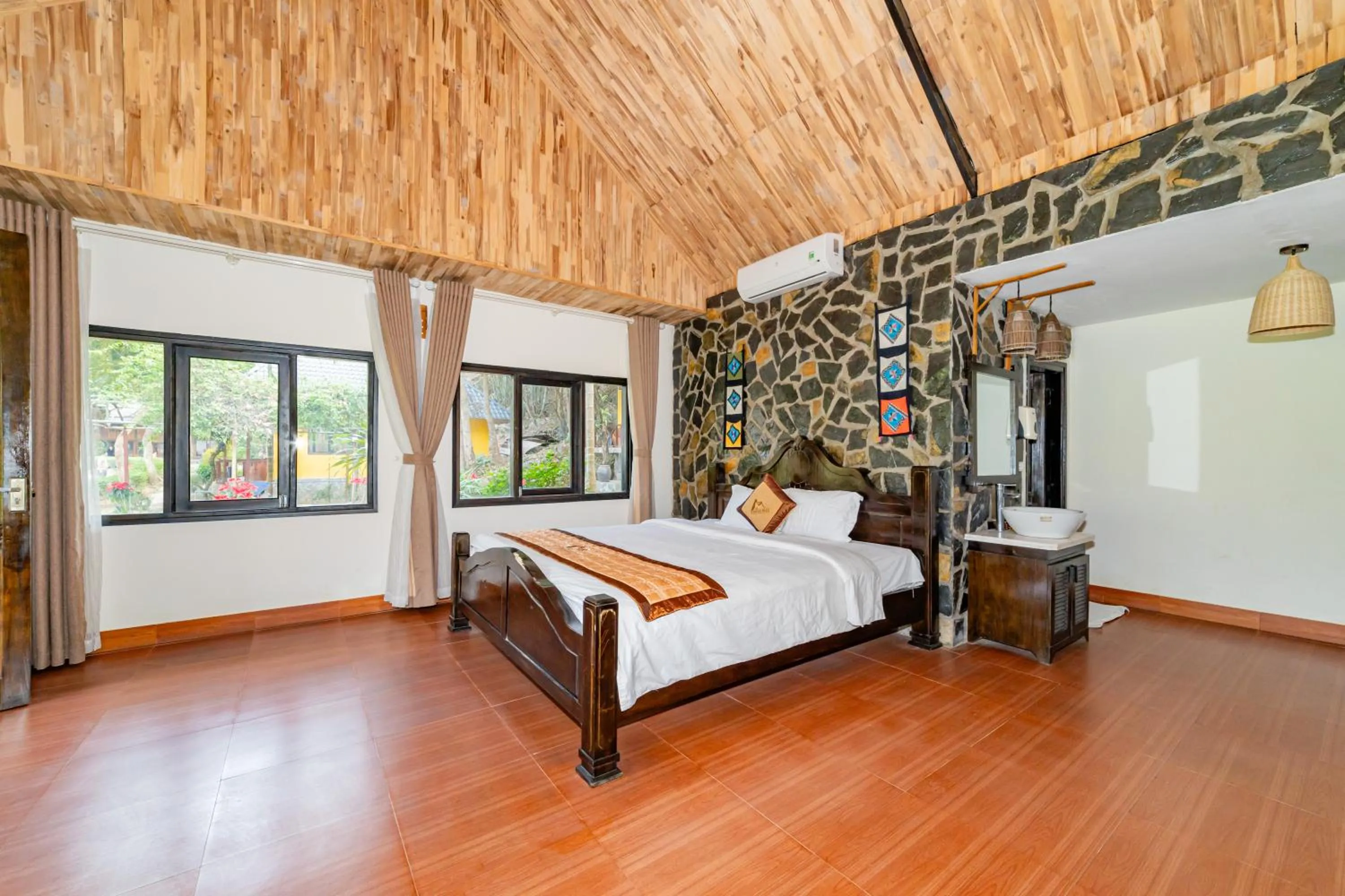 Bed in Mai Chau Sunrise Village