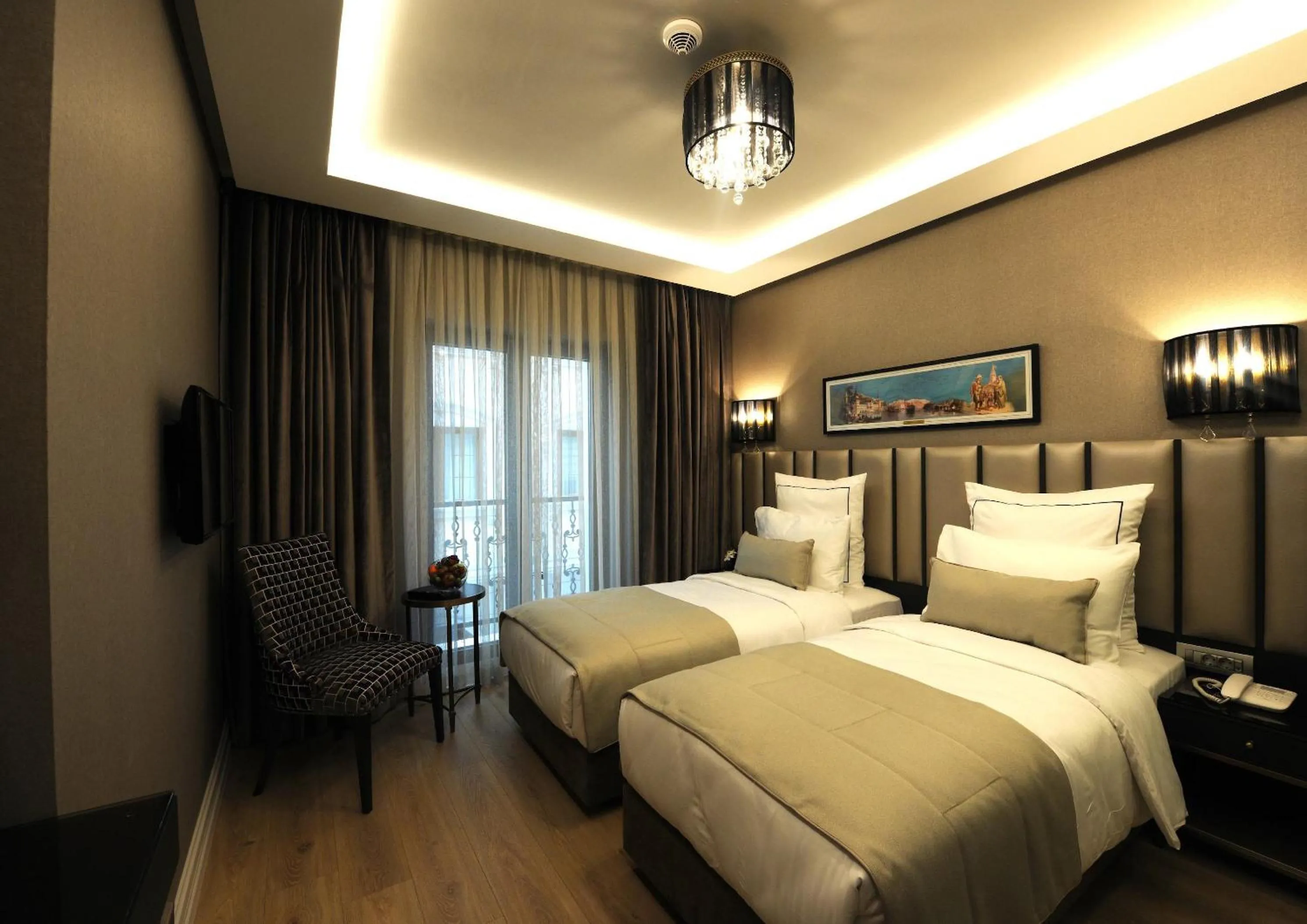 Bed in Le Petit Palace Hotel - Special Category