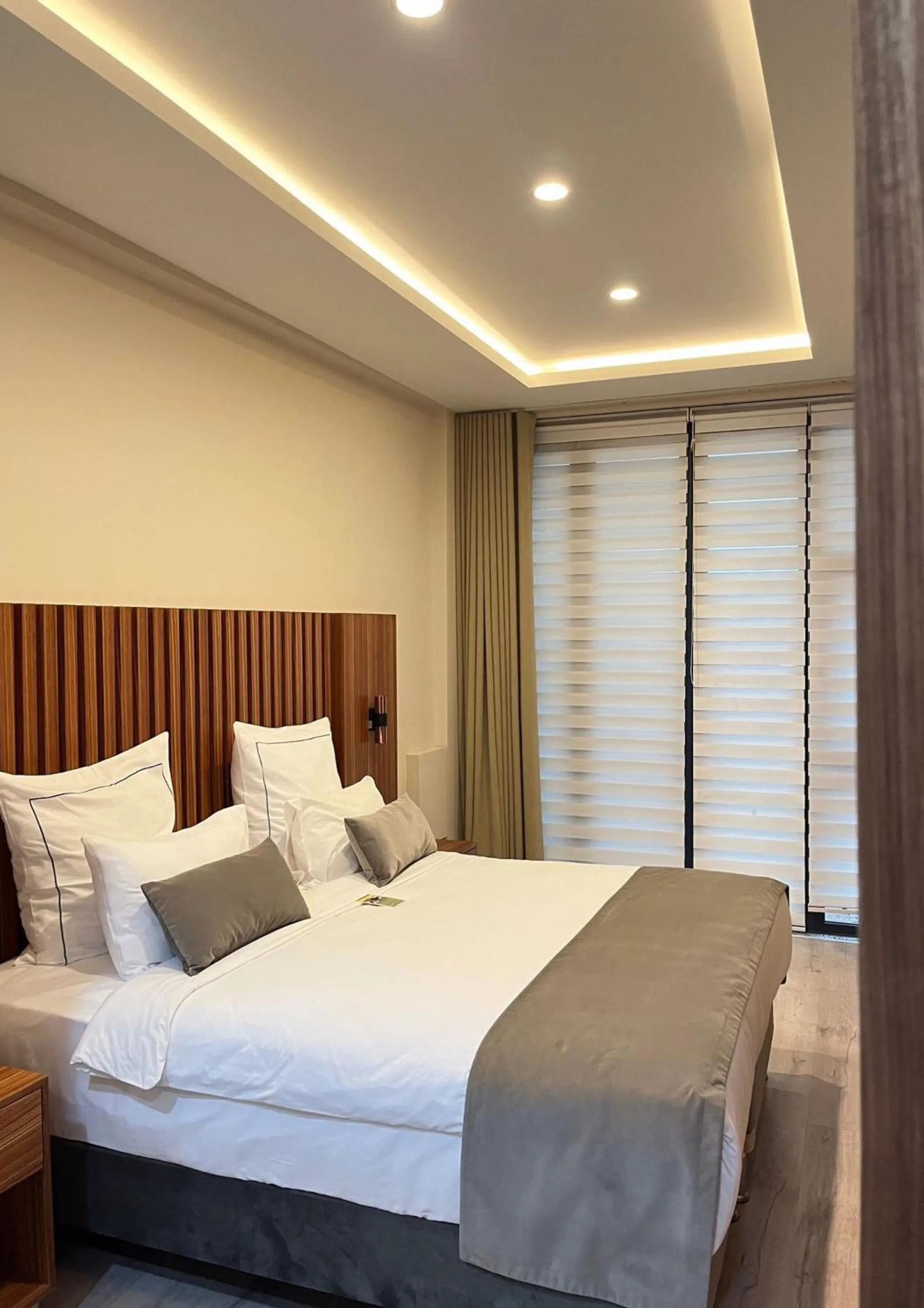 Bed in Le Petit Palace Hotel - Special Category