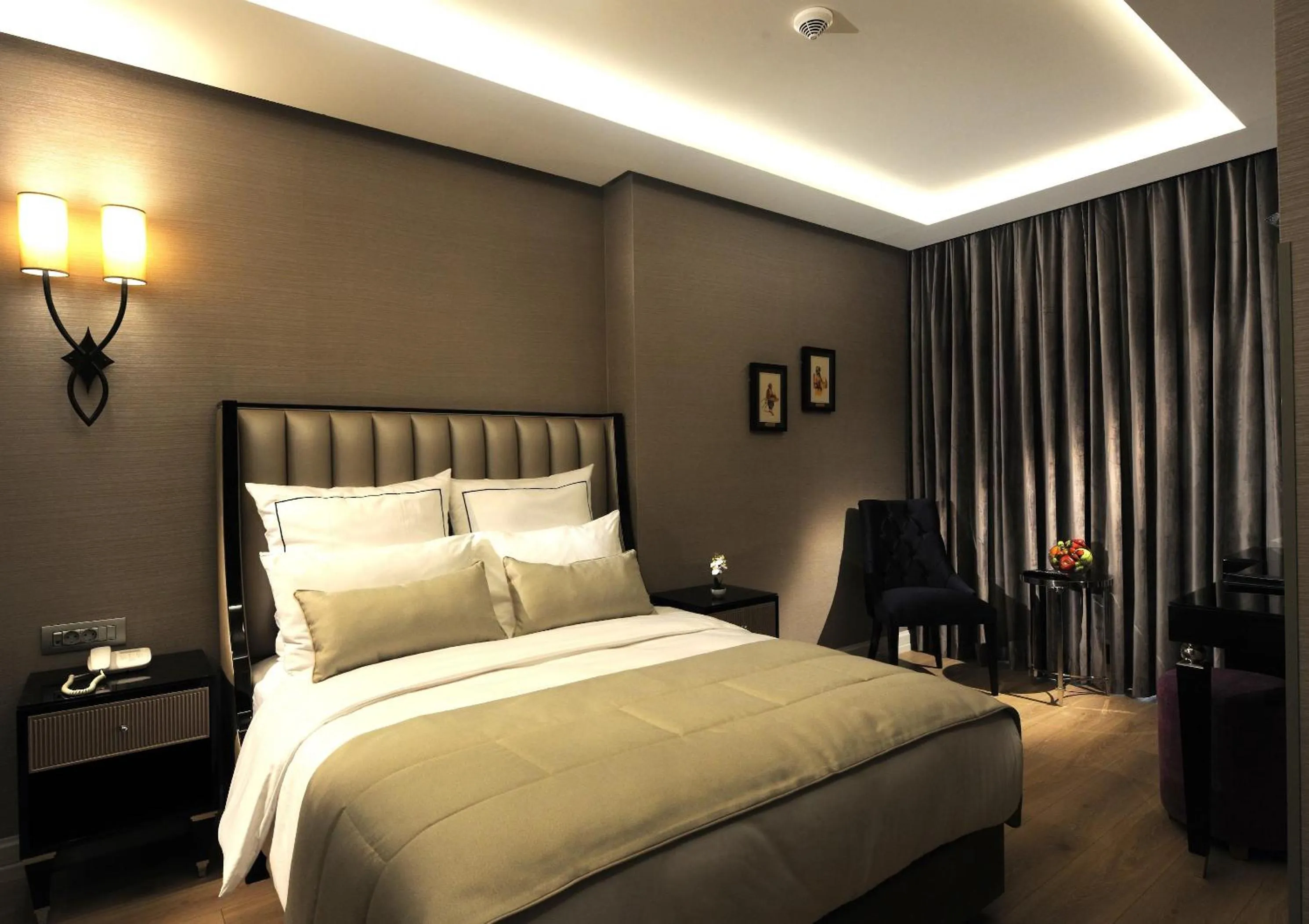 Bed in Le Petit Palace Hotel - Special Category