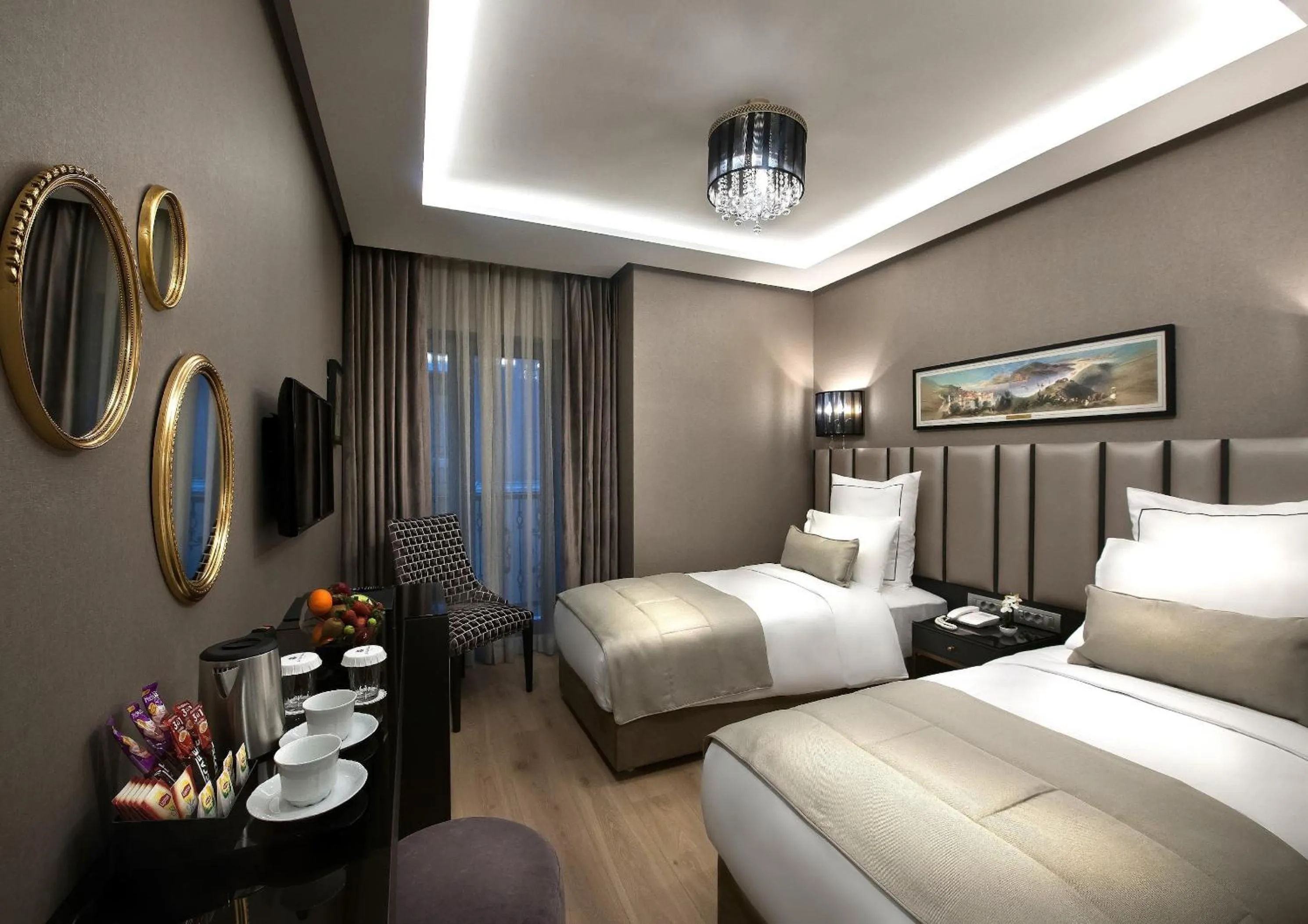 Bed in Le Petit Palace Hotel - Special Category