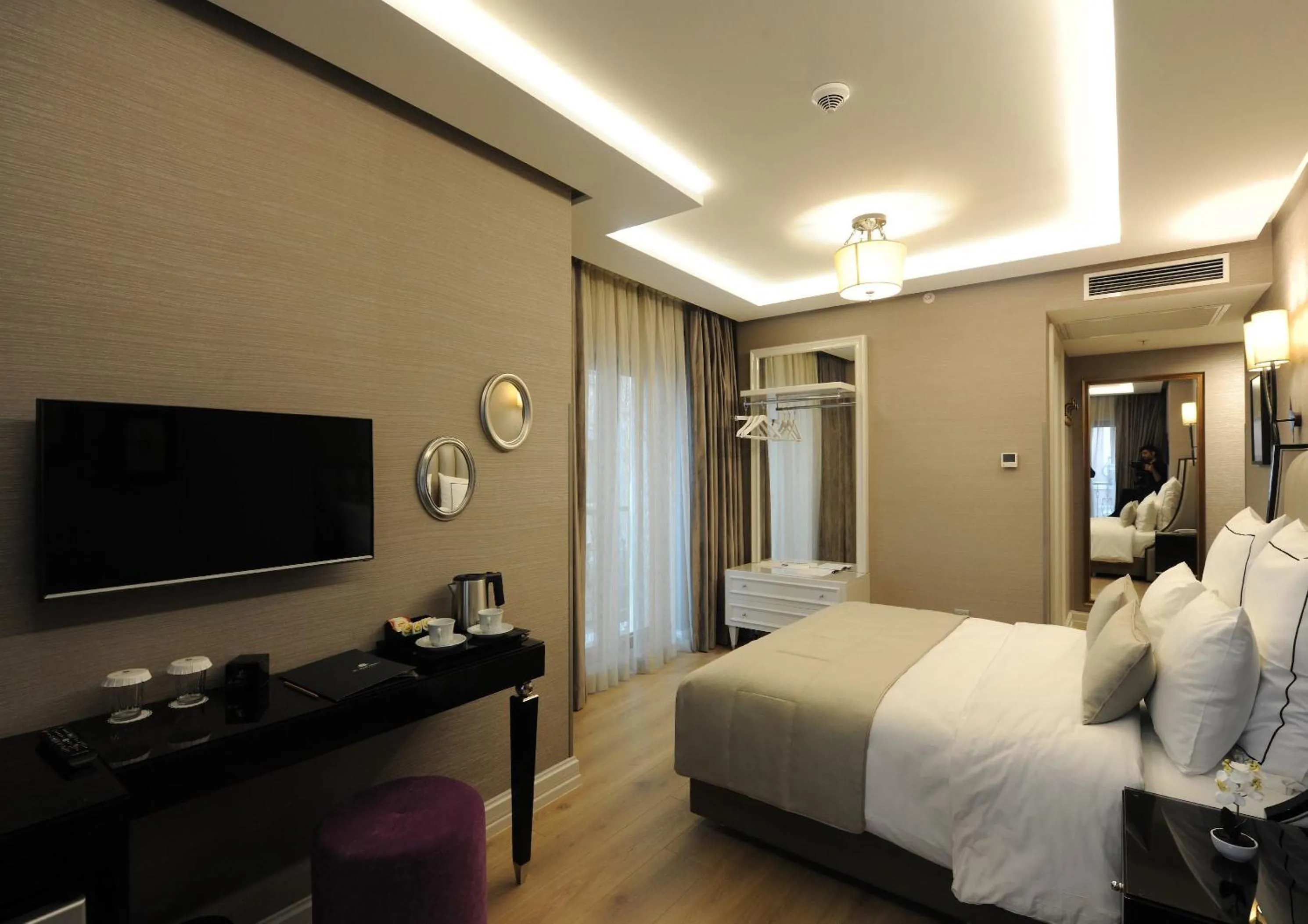 Bed in Le Petit Palace Hotel - Special Category