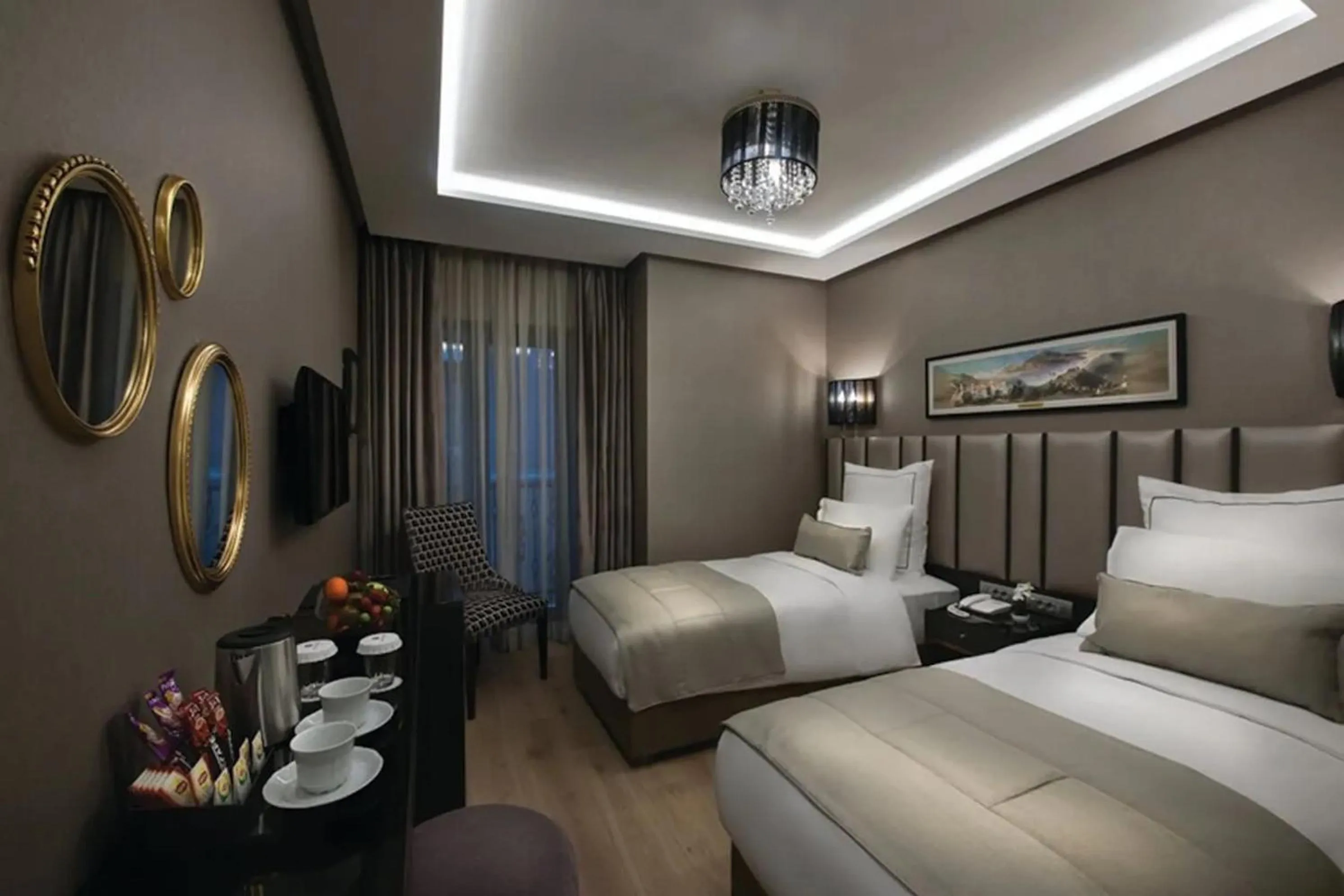 Bed in Le Petit Palace Hotel - Special Category