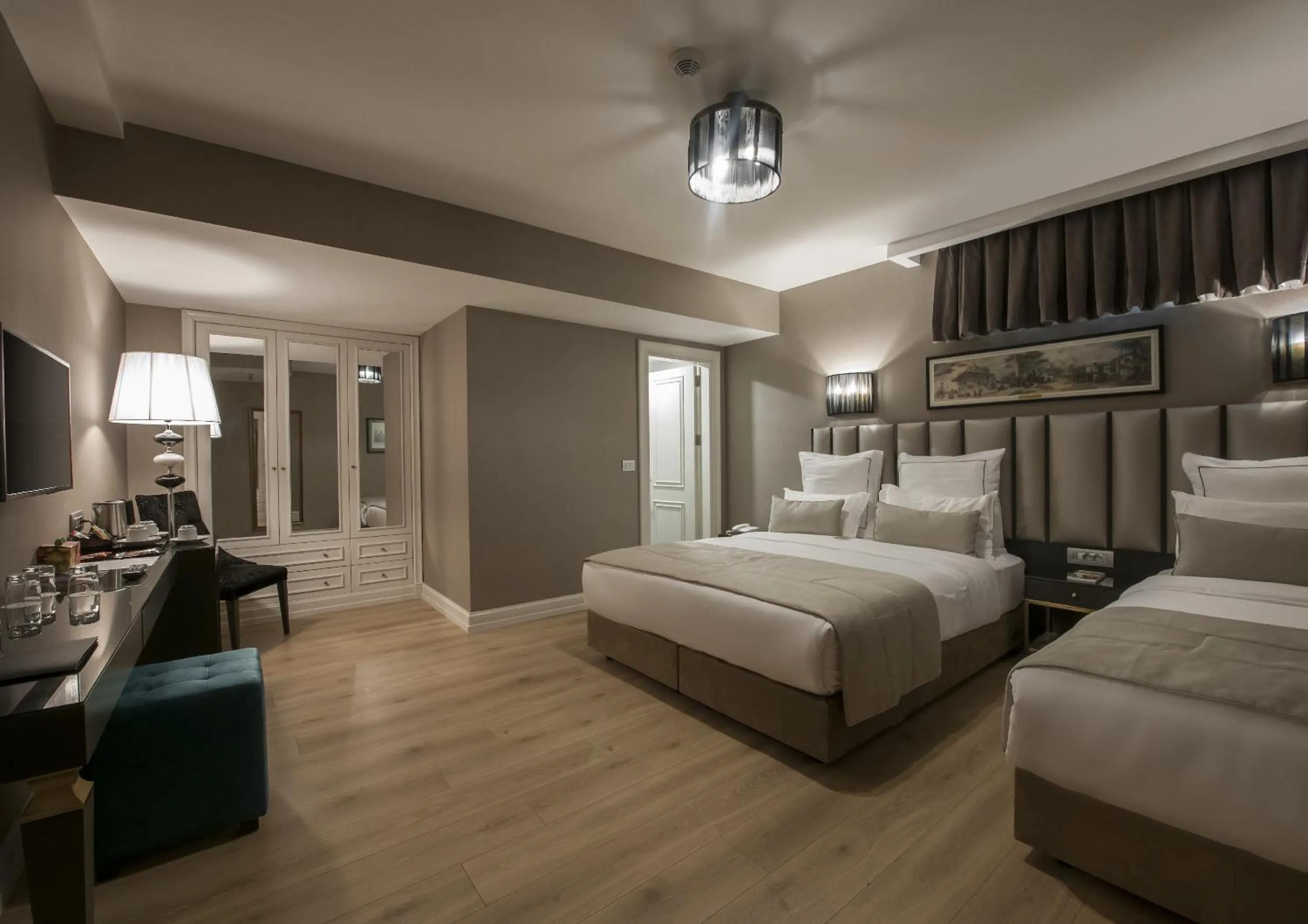 Bed in Le Petit Palace Hotel - Special Category