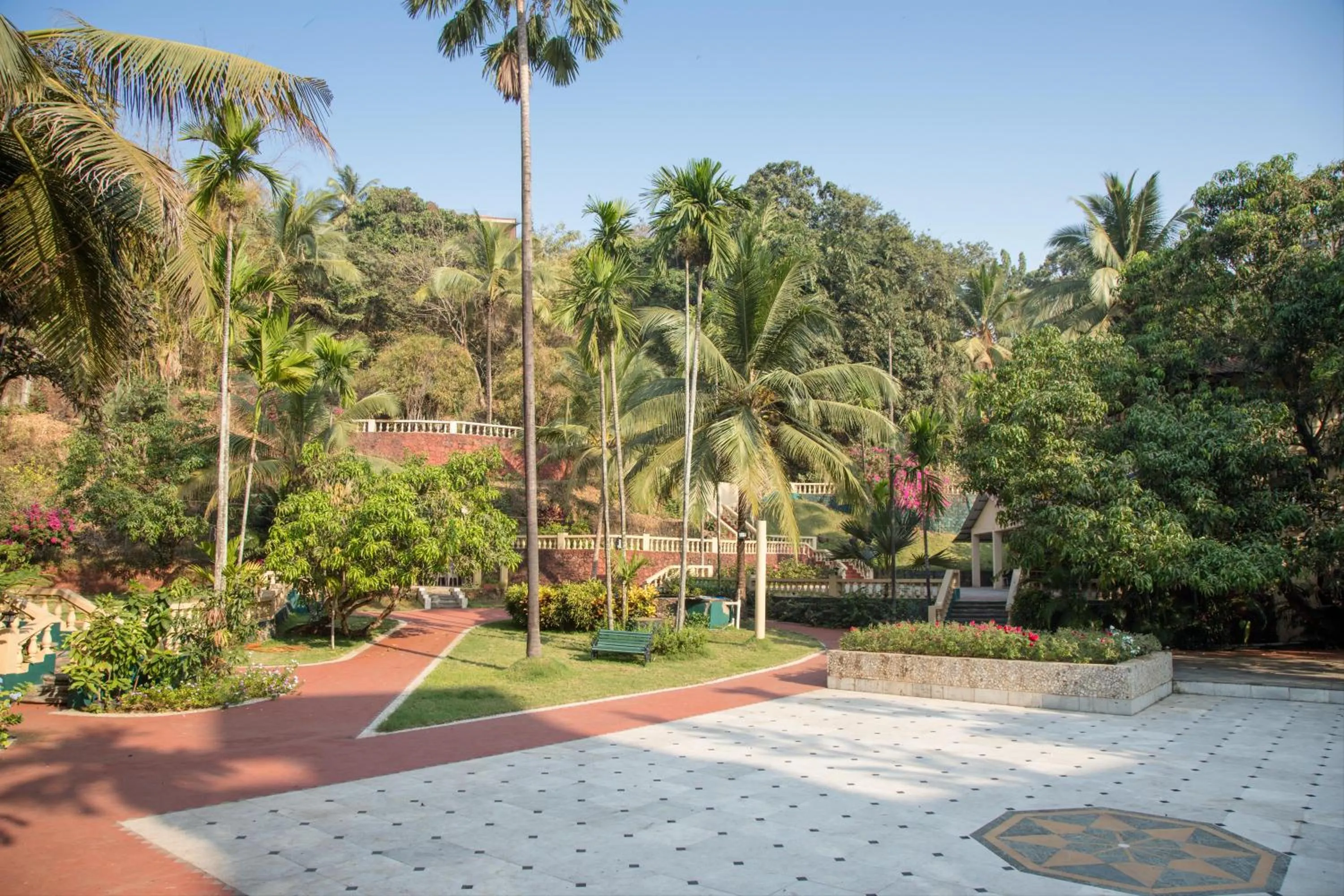 Garden in Rendezvous Beach Resort Panjim