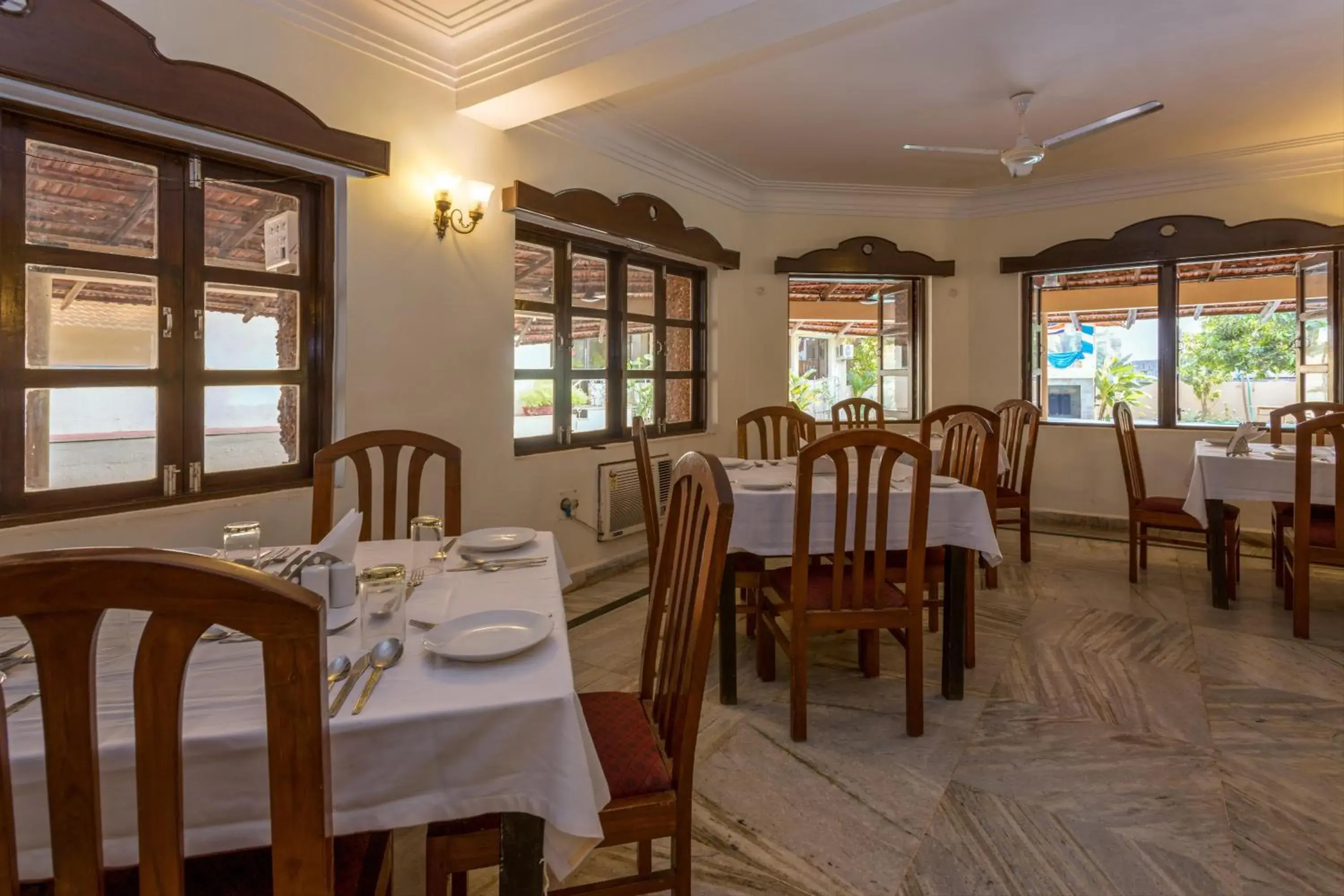 Restaurant/places to eat in Rendezvous Beach Resort Panjim Restaurant/places to eat in Rendezvous Beach Resort Panjim