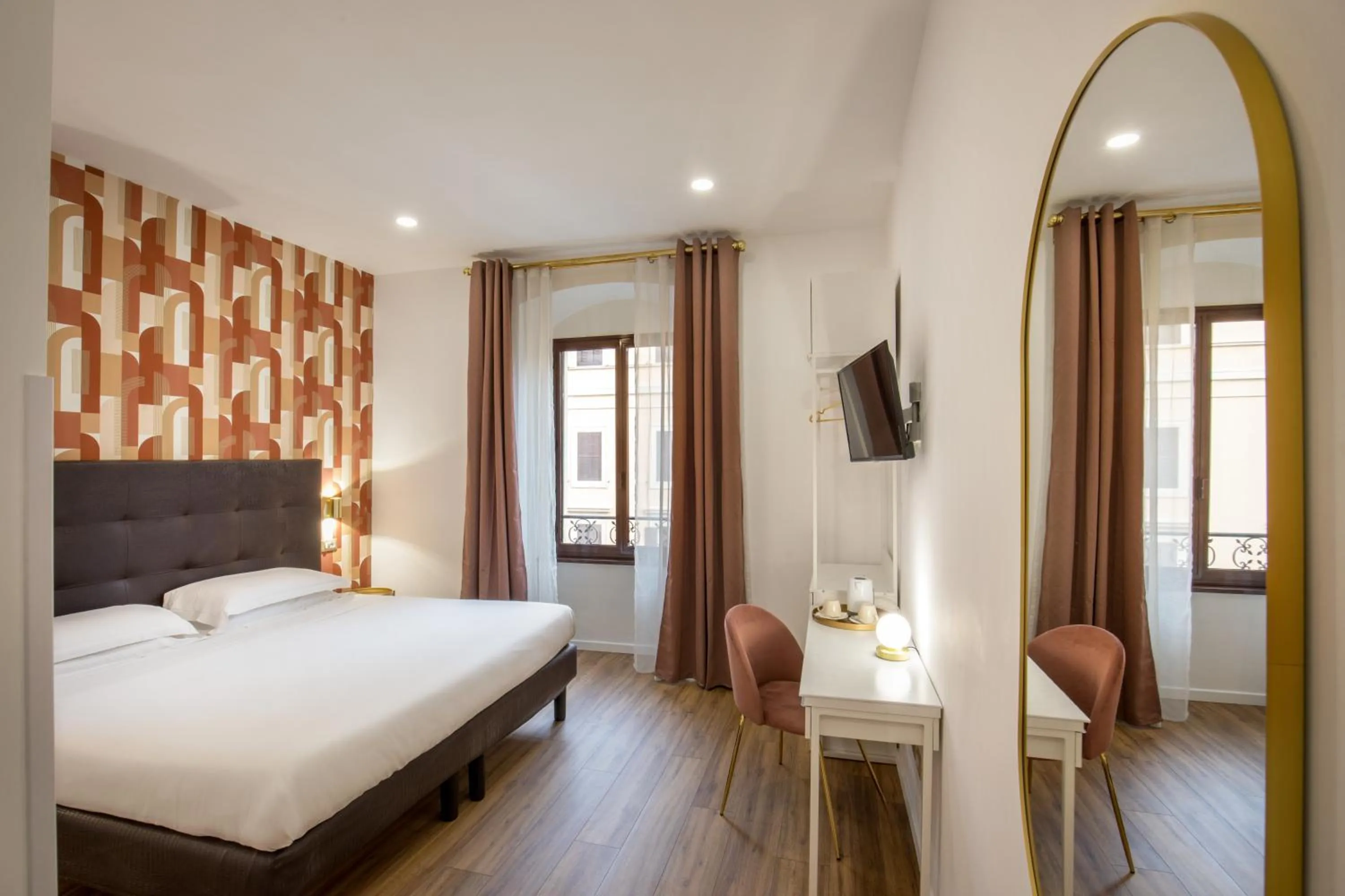 TV and multimedia, Bed in Amalia Suites by Remember Rome