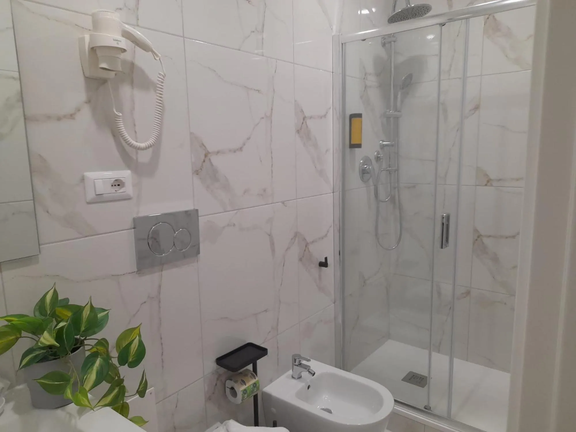 Shower in Amalia Suites by Remember Rome