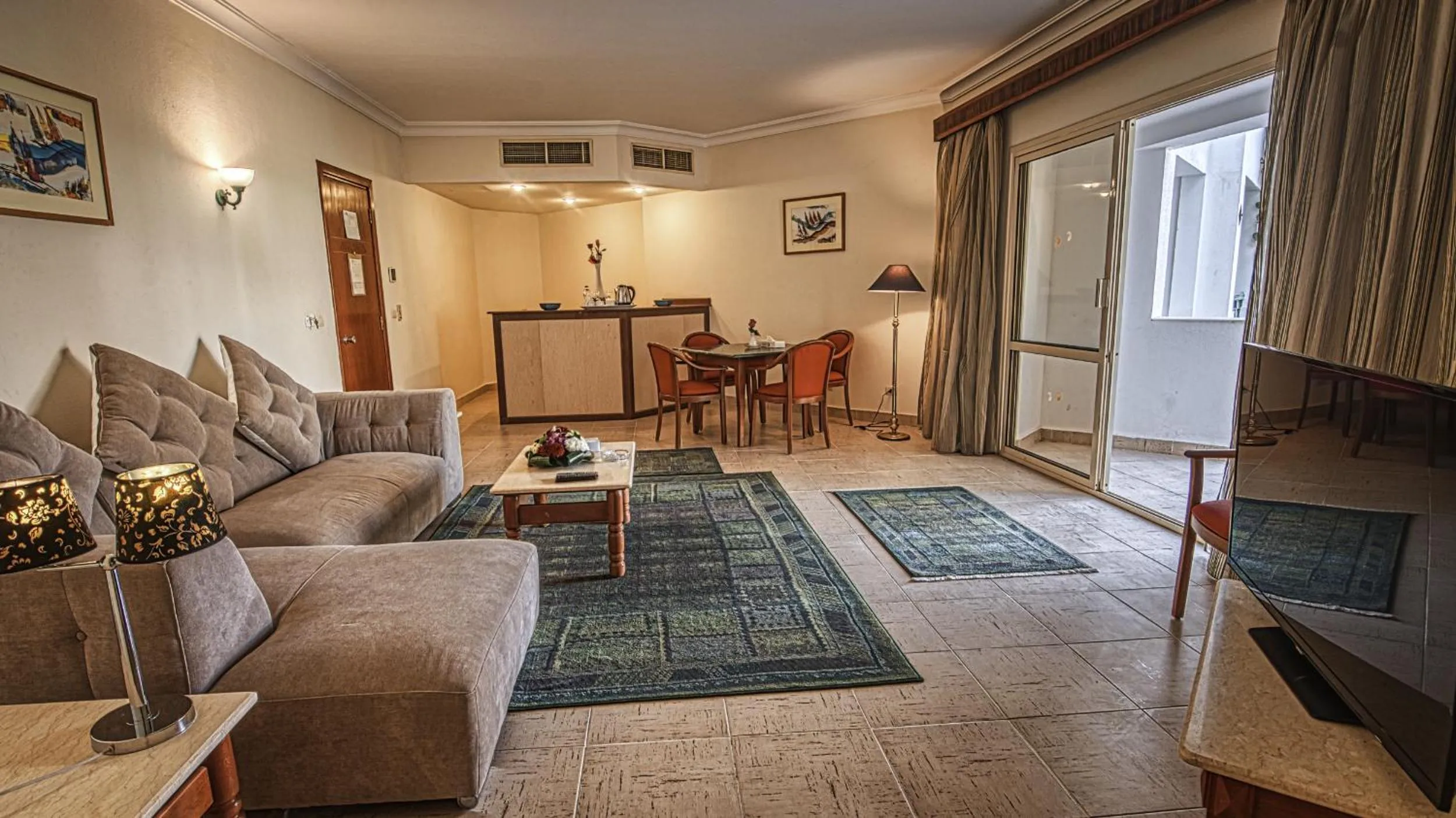 Living room in Falcon Hills Hotel