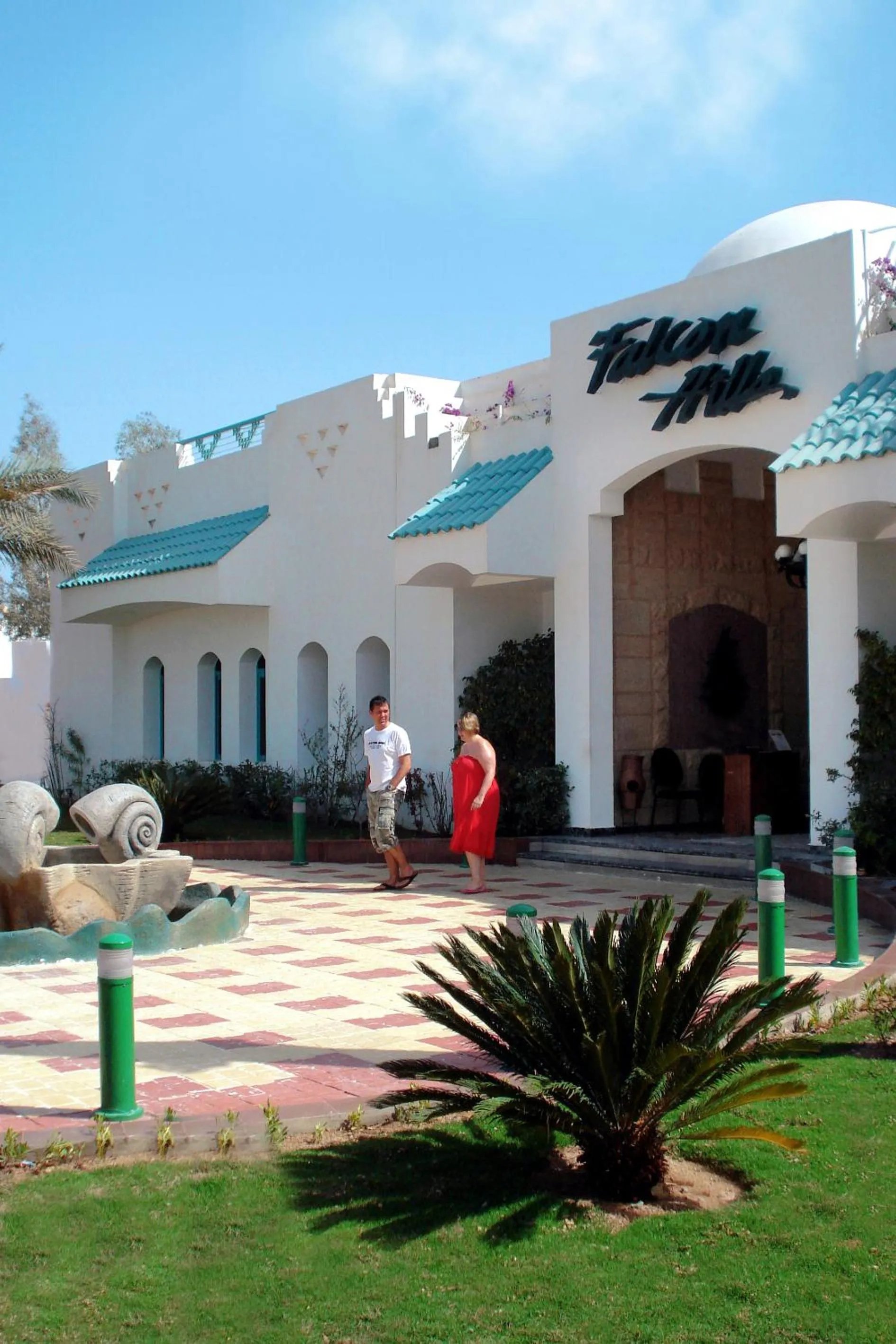 Facade/entrance in Falcon Hills Hotel