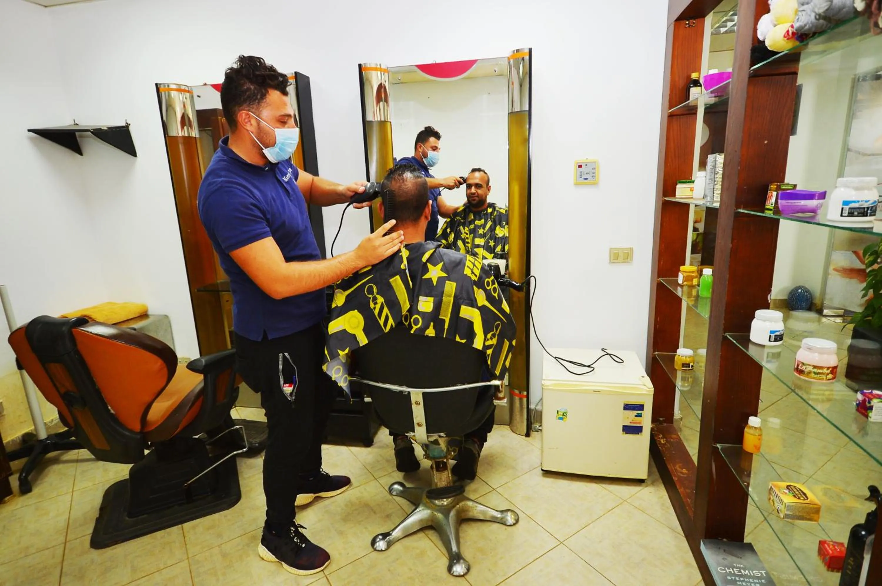 hair dresser in Falcon Hills Hotel