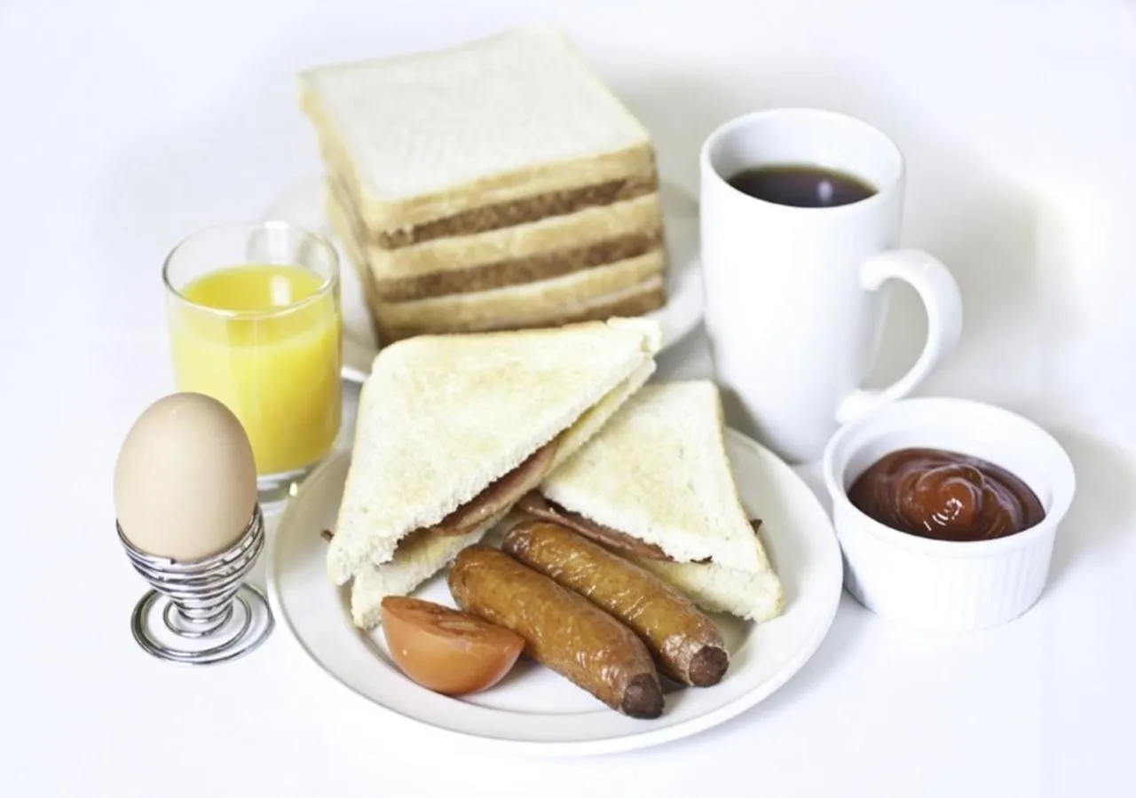 Continental breakfast in Skyway Hotel