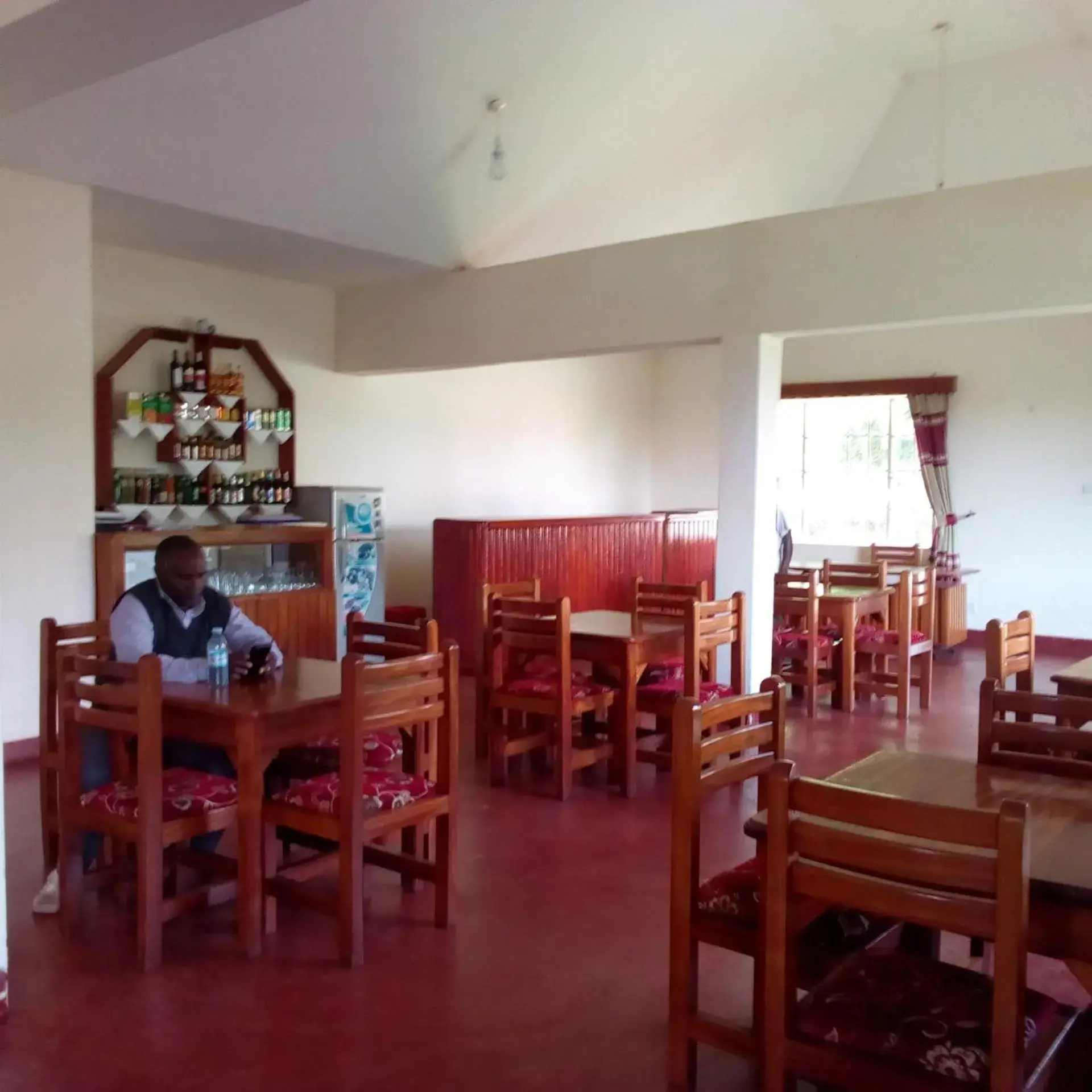 Restaurant/places to eat in Skyway Hotel Restaurant/places to eat in Skyway Hotel