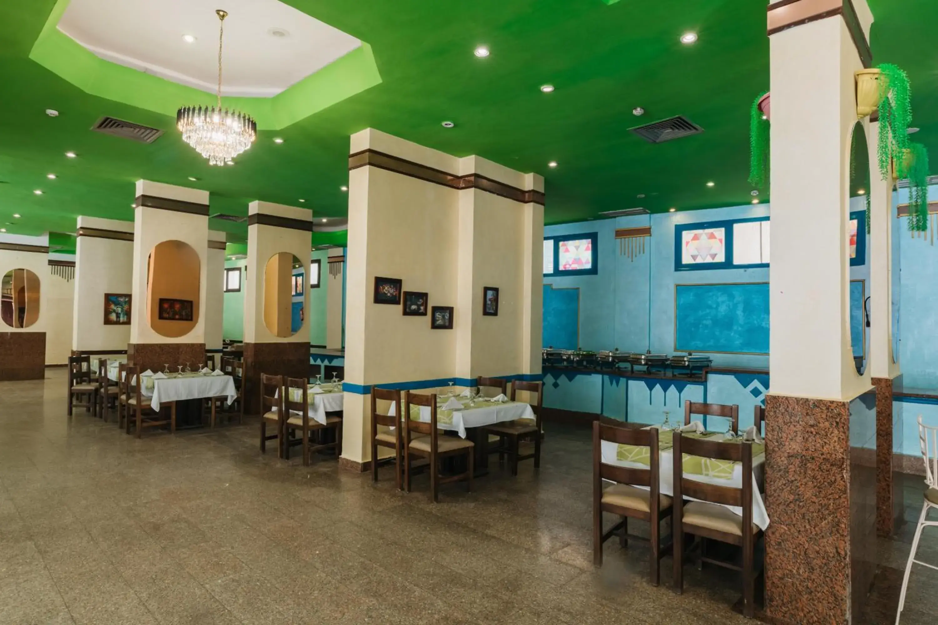 Restaurant/places to eat in Empire Hotel Aqua Park Restaurant/places to eat in Empire Hotel Aqua Park