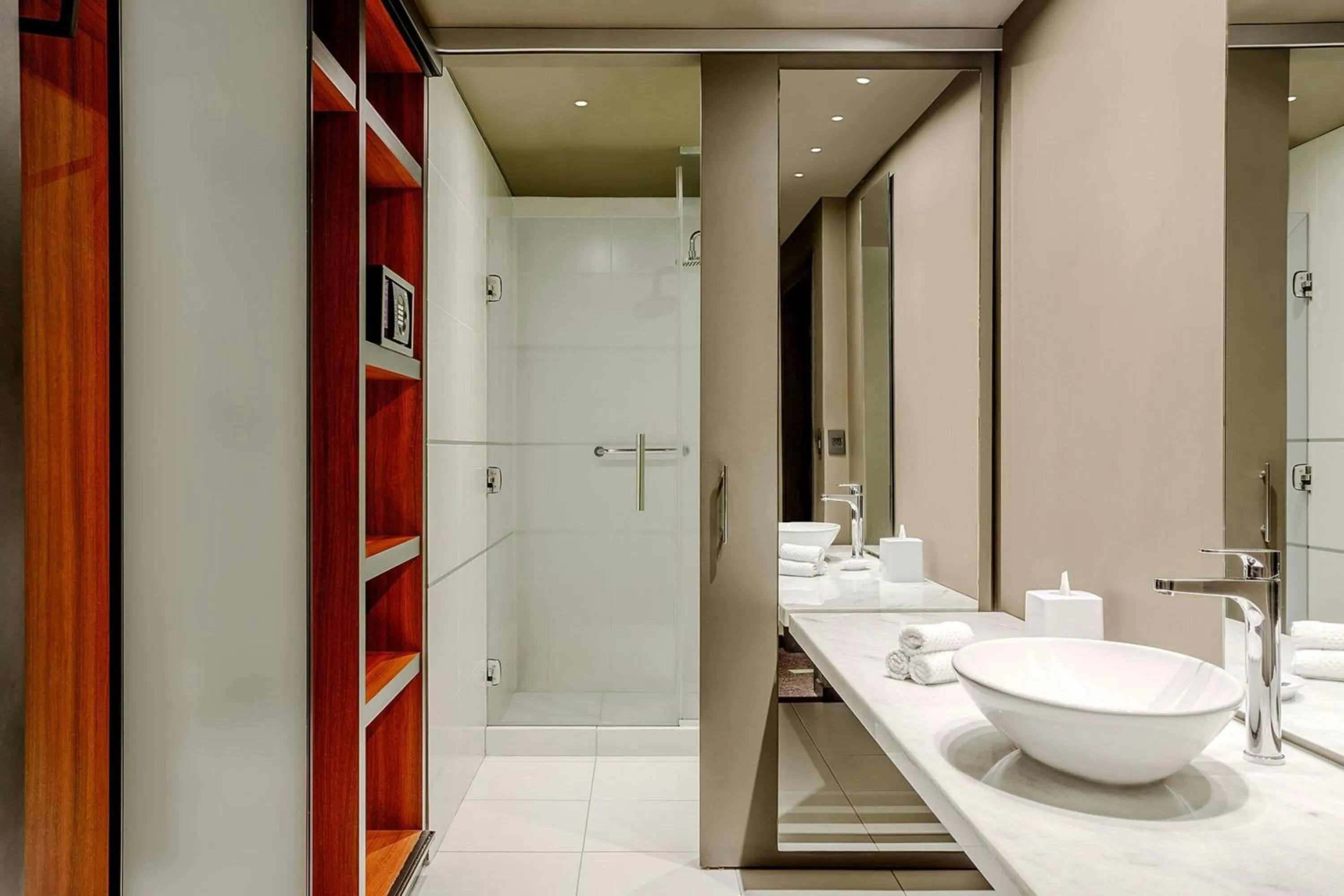 Photo of the whole room in Aloft Asuncion