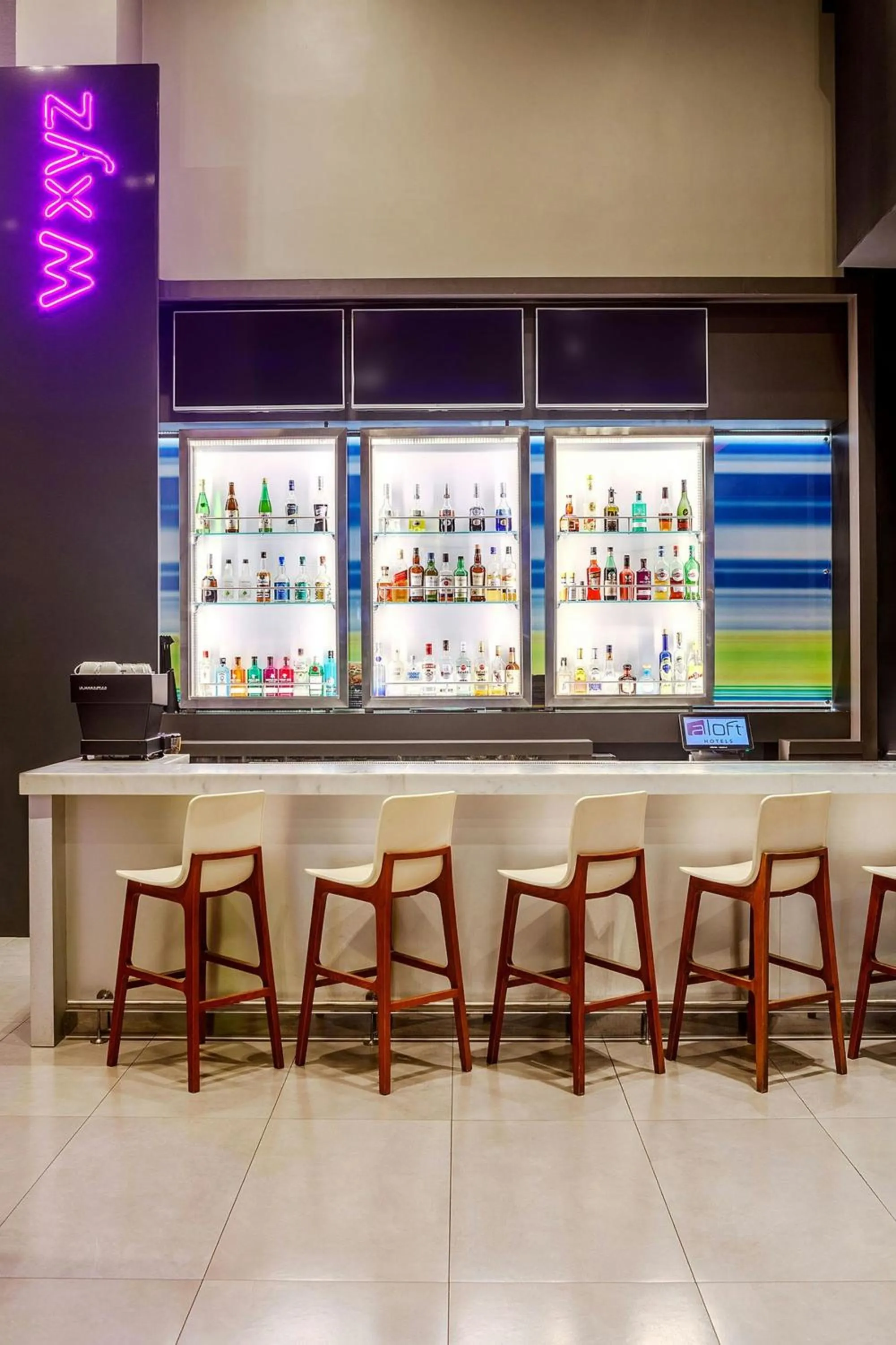 Restaurant/places to eat in Aloft Asuncion