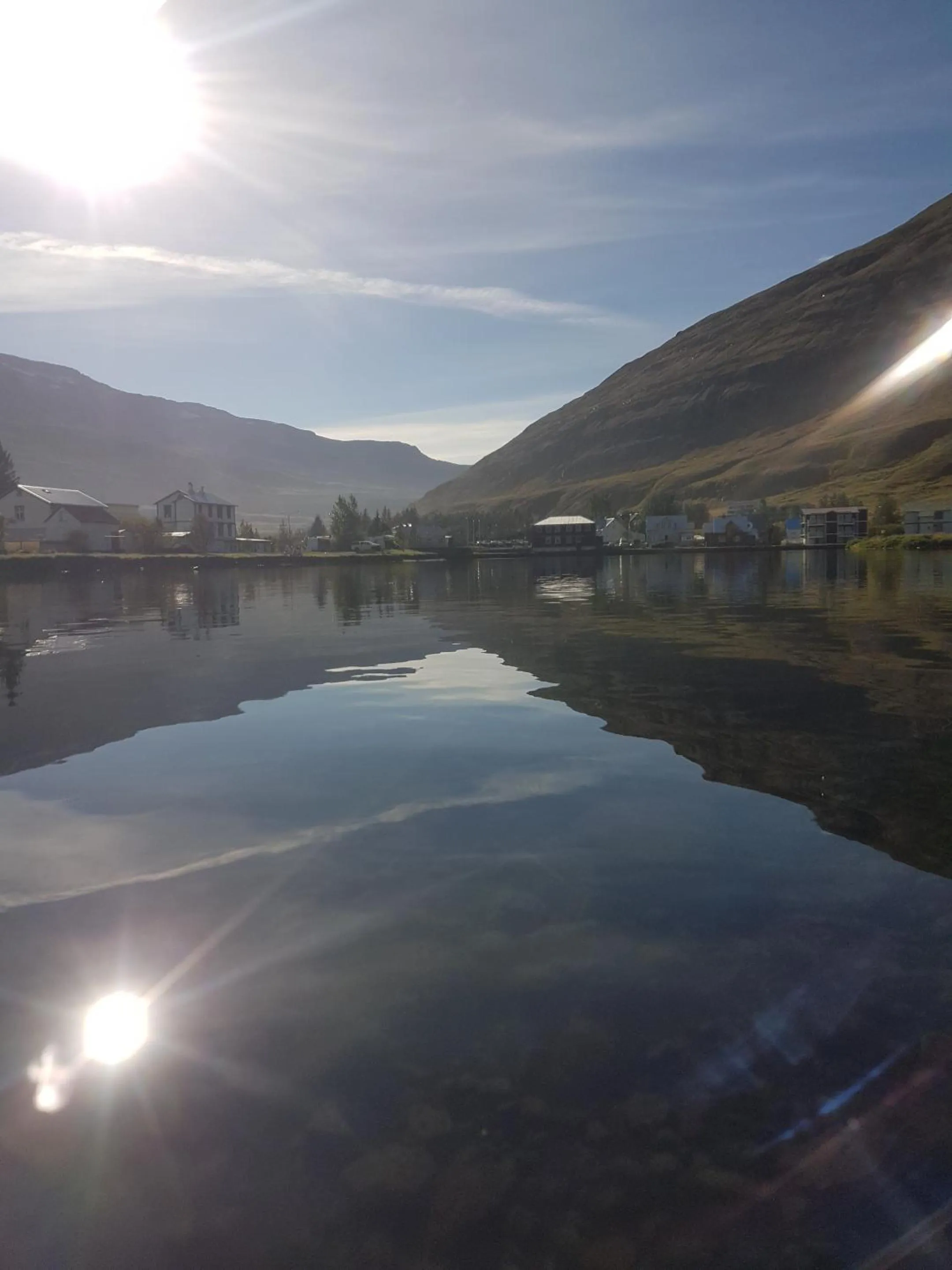 Við Lónið Guesthouse