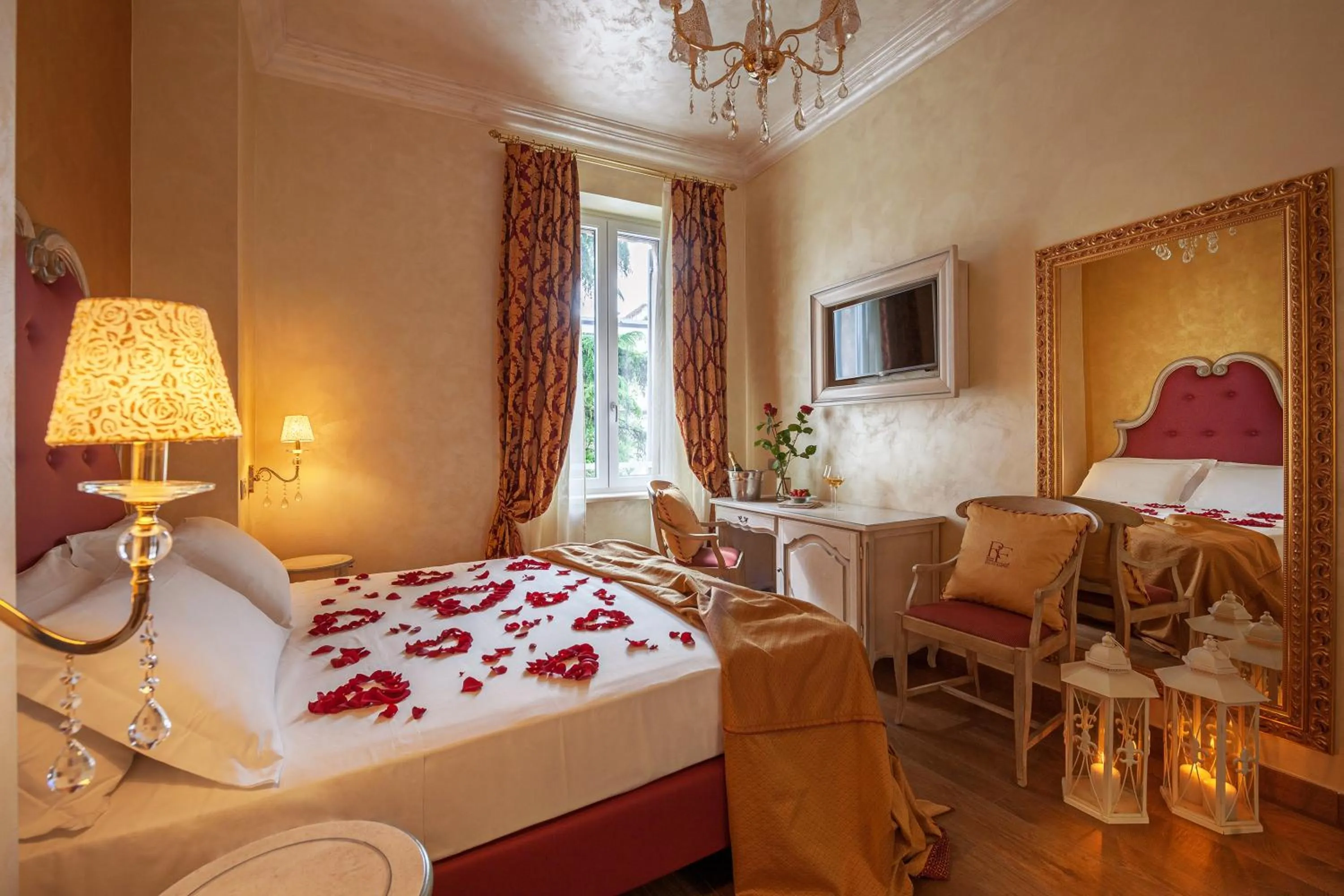 Photo of the whole room, Bed in Relais Empire