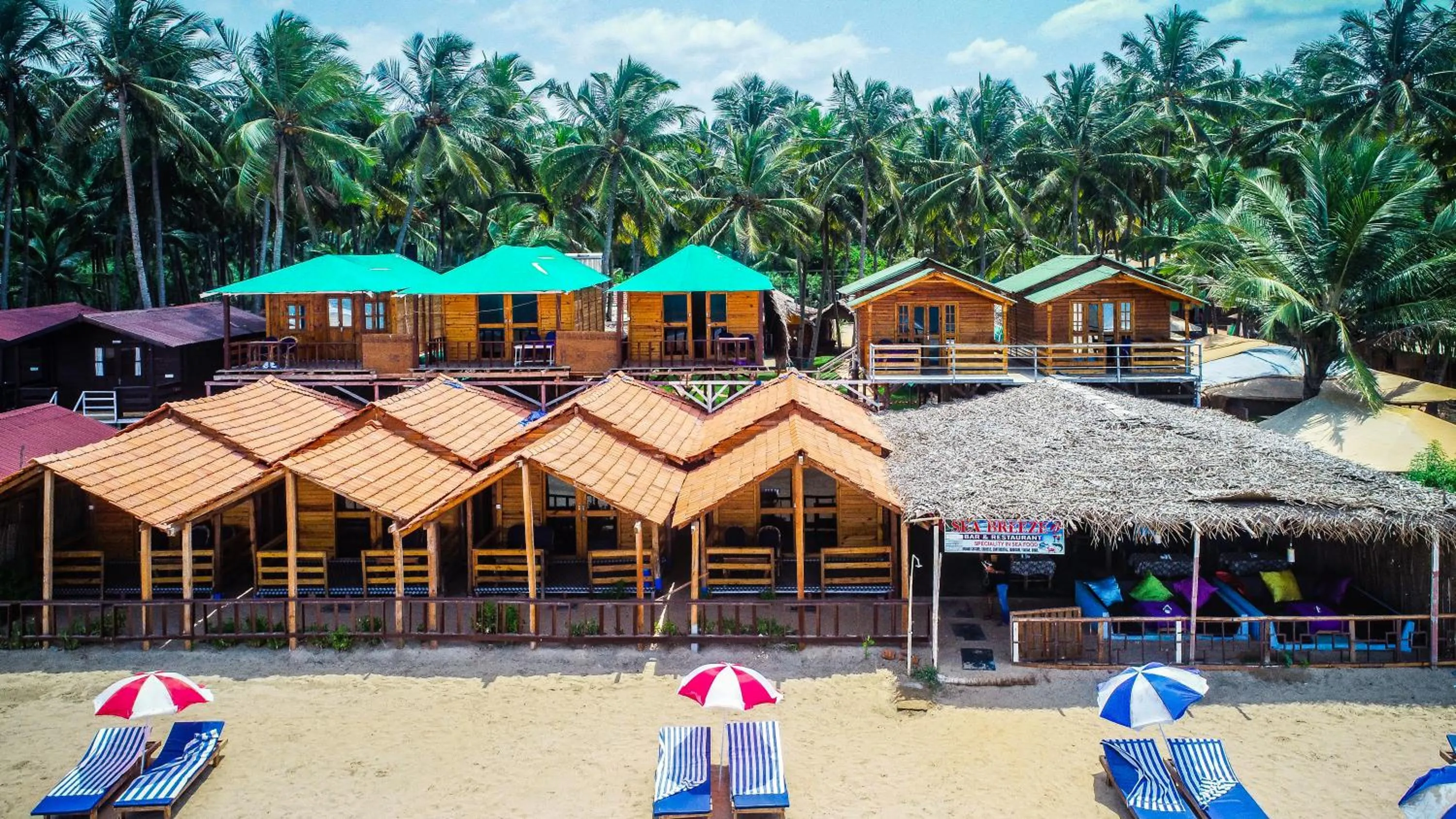 Deluxe Double Room with Balcony and Sea View in Om Sai Beach Huts