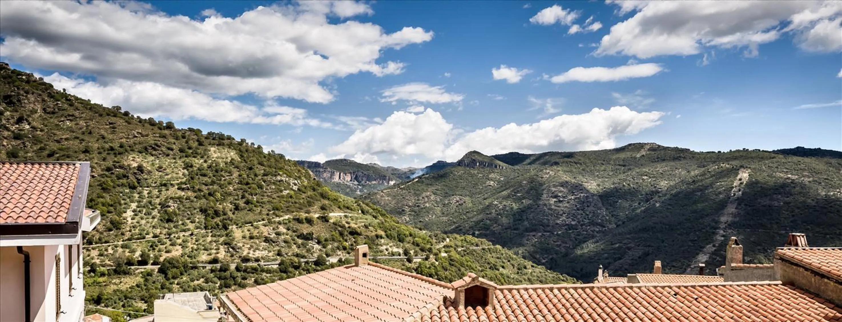 Mountain view in B&B Gennarcu