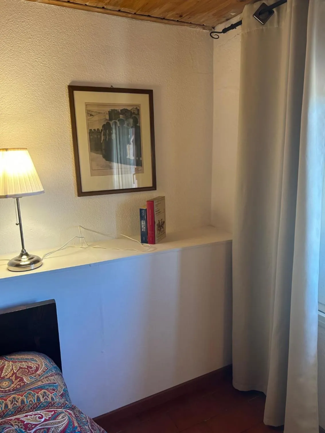 Library, Bed in B&B Gennarcu