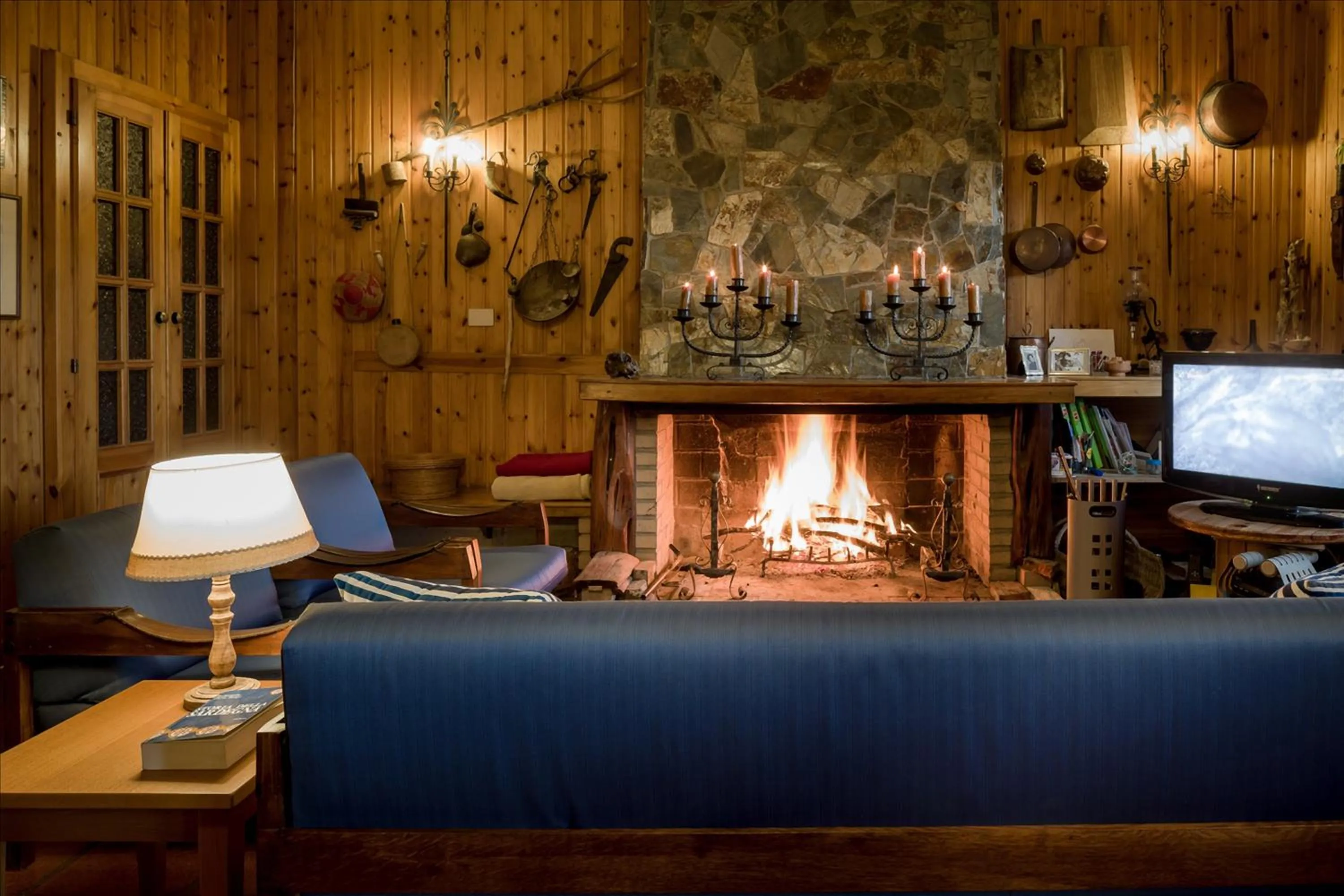 Communal lounge/ TV room in B&B Gennarcu