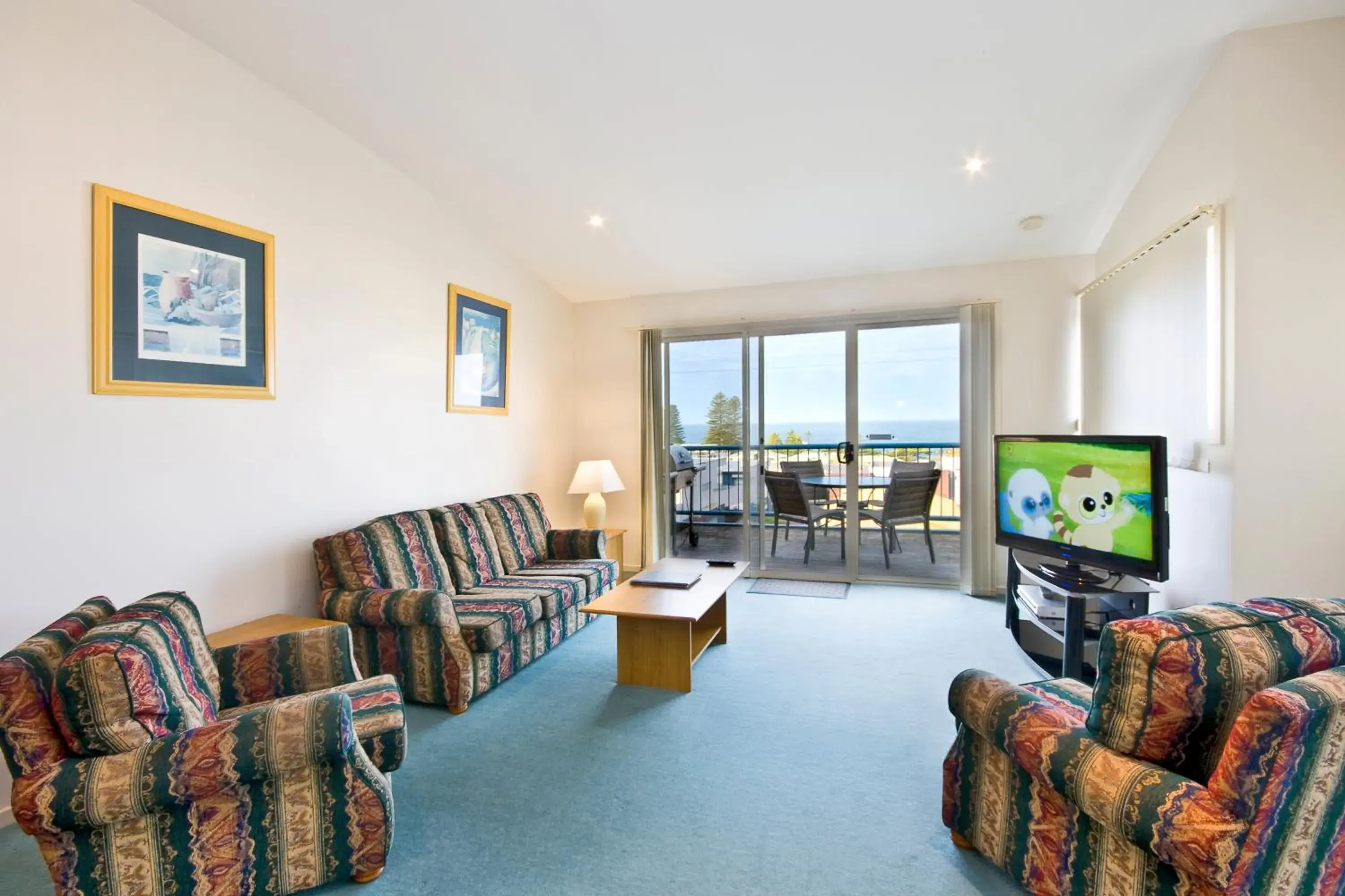 Two-Bedroom Apartment with Sea View in Lorne Ocean Sun Apartments Two-Bedroom Apartment with Sea View in Lorne Ocean Sun Apartments