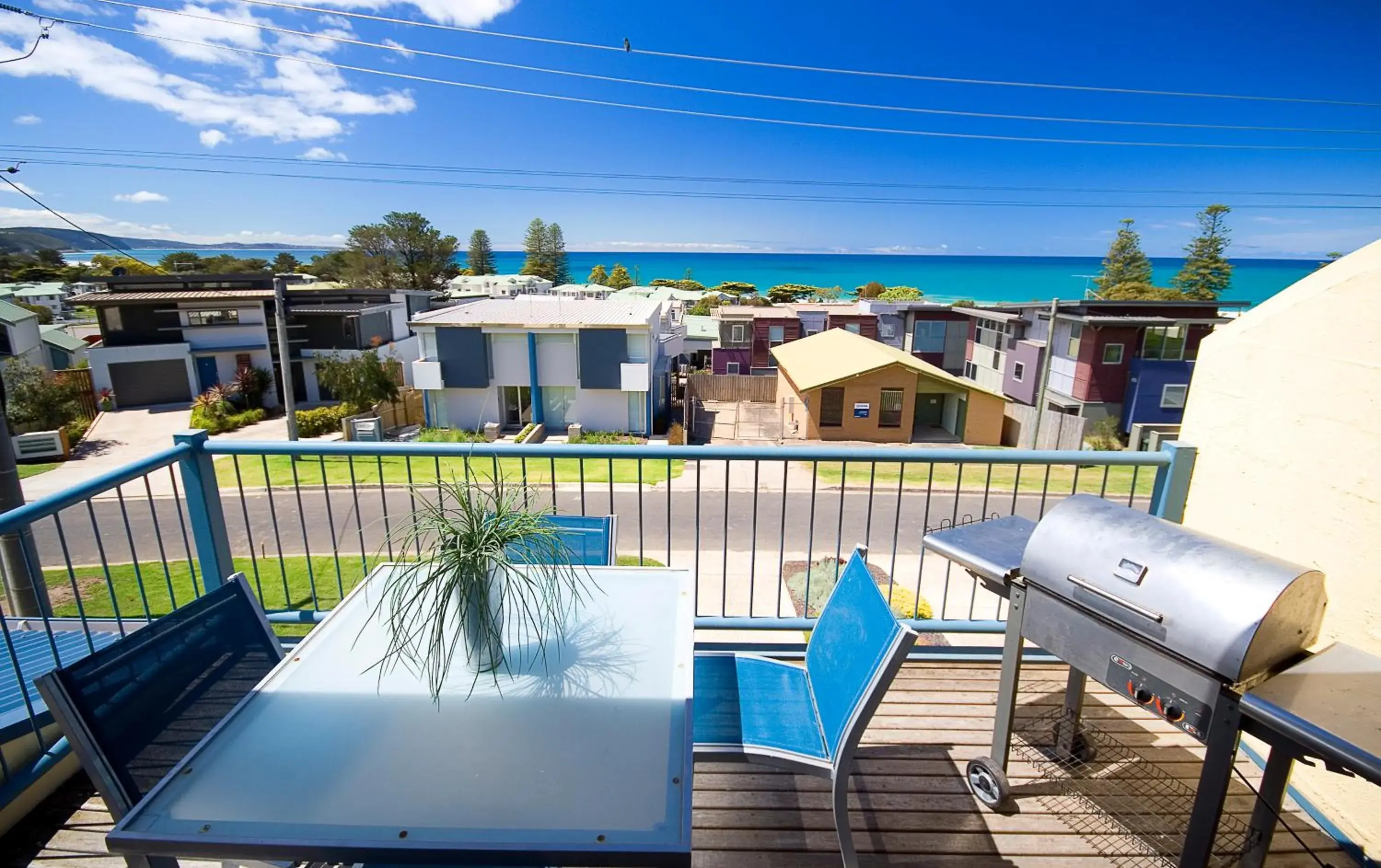 Two-Bedroom Apartment with Sea View in Lorne Ocean Sun Apartments Two-Bedroom Apartment with Sea View in Lorne Ocean Sun Apartments