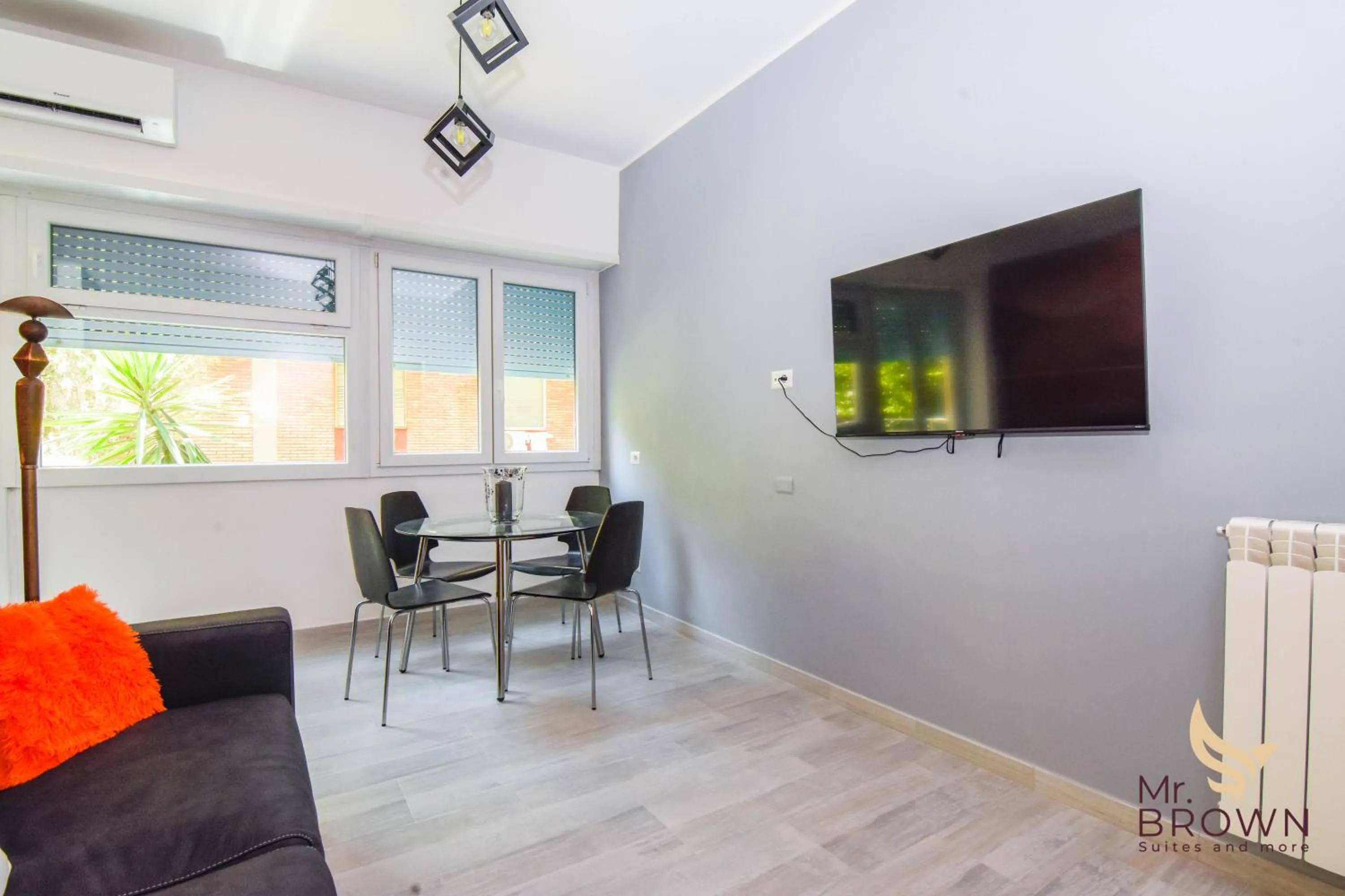 Apartment with View and Balcony in Mr Brown Home and suites
