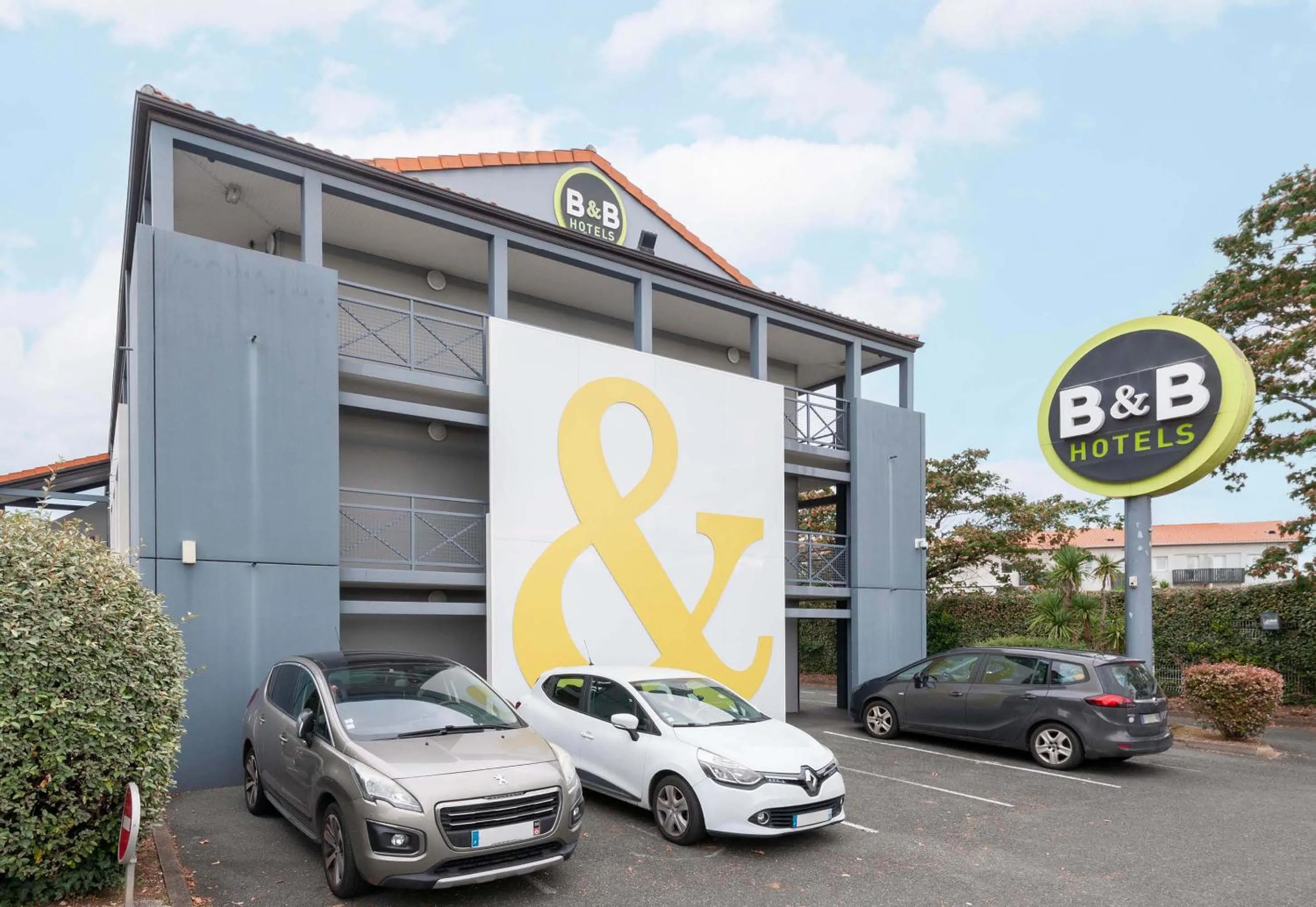 Property building in B&B HOTEL Bayonne