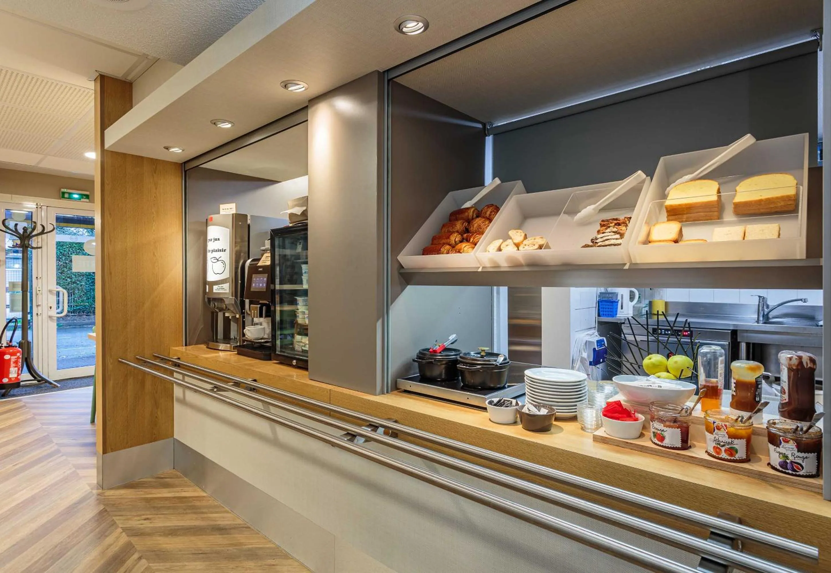 Buffet breakfast in B&B HOTEL Bayonne