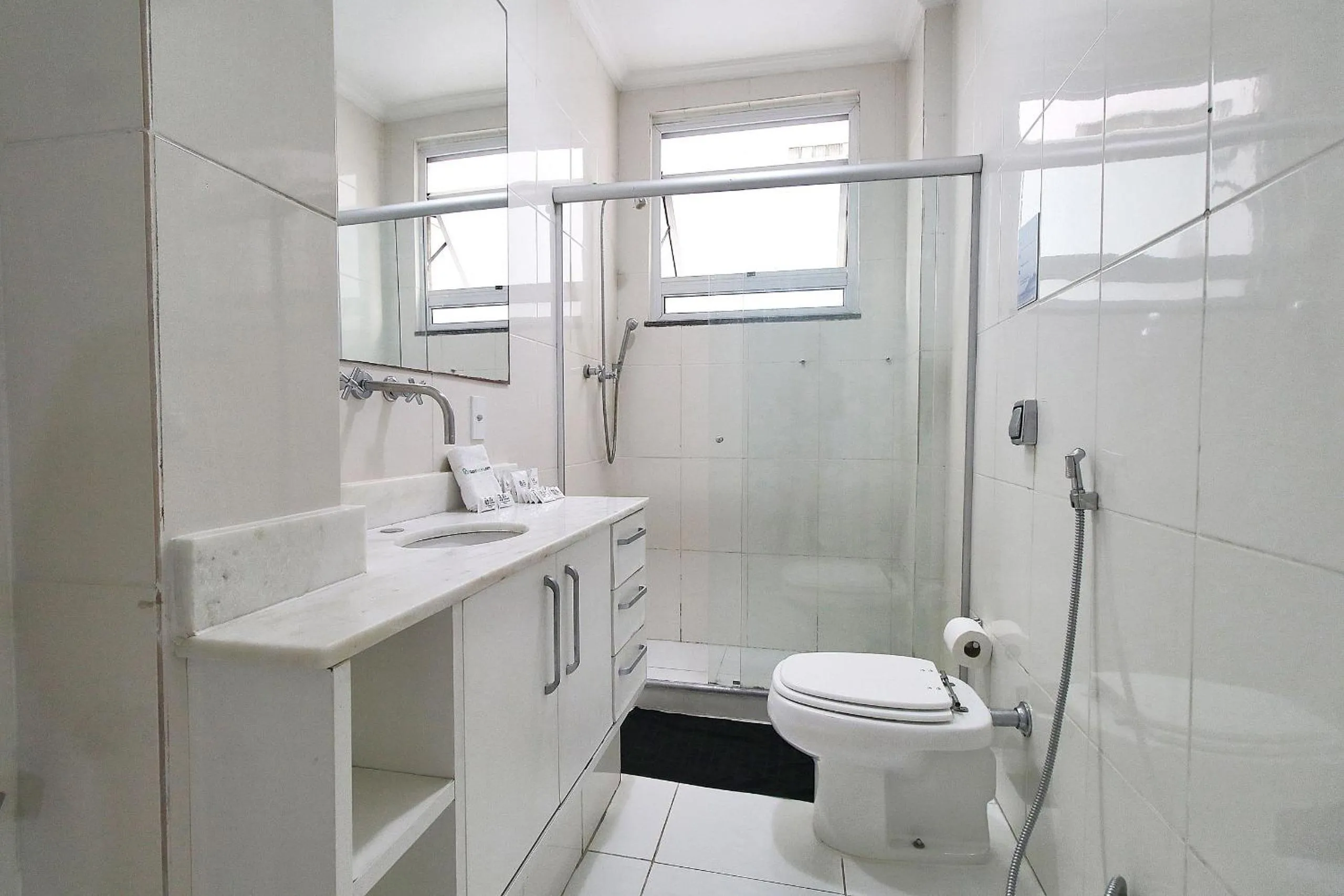 Toilet in Rio Spot Atlantica 2440