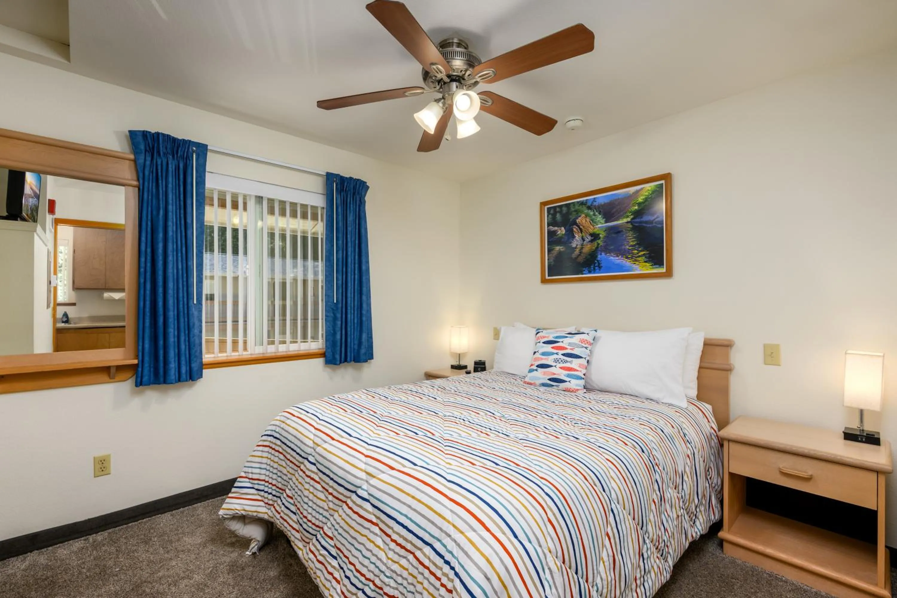 Bedroom, Bed in Ocean Suites Motel