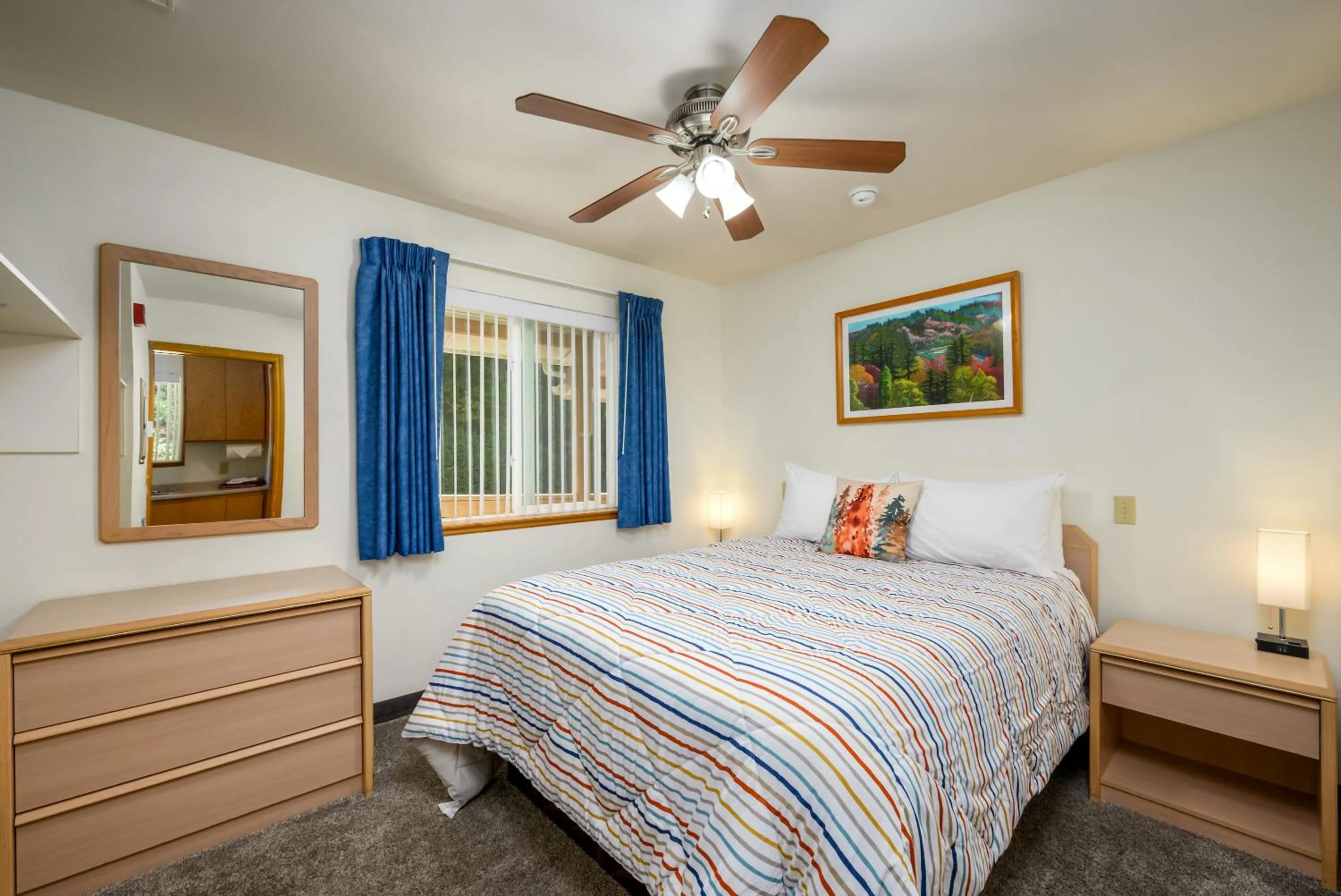 Bedroom, Bed in Ocean Suites Motel