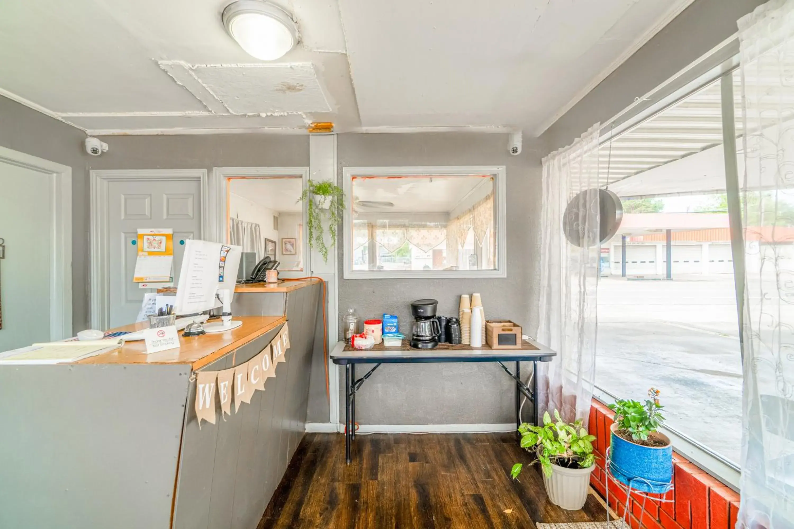 Lobby or reception in OYO Holiday Capri Motel & Rv Park Lobby or reception in OYO Holiday Capri Motel & Rv Park