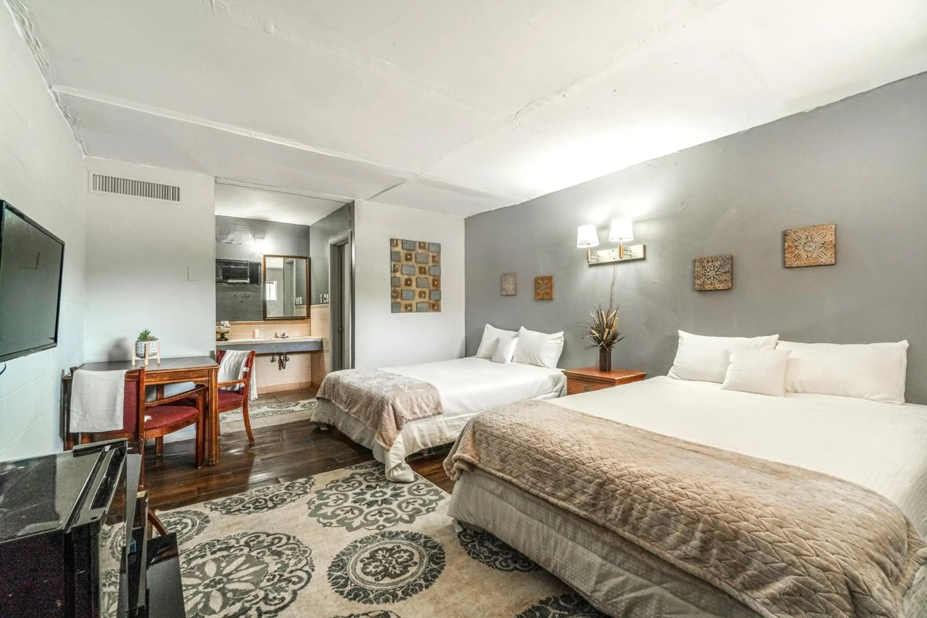 Bedroom, Bed in OYO Holiday Capri Motel & Rv Park Bedroom, Bed in OYO Holiday Capri Motel & Rv Park