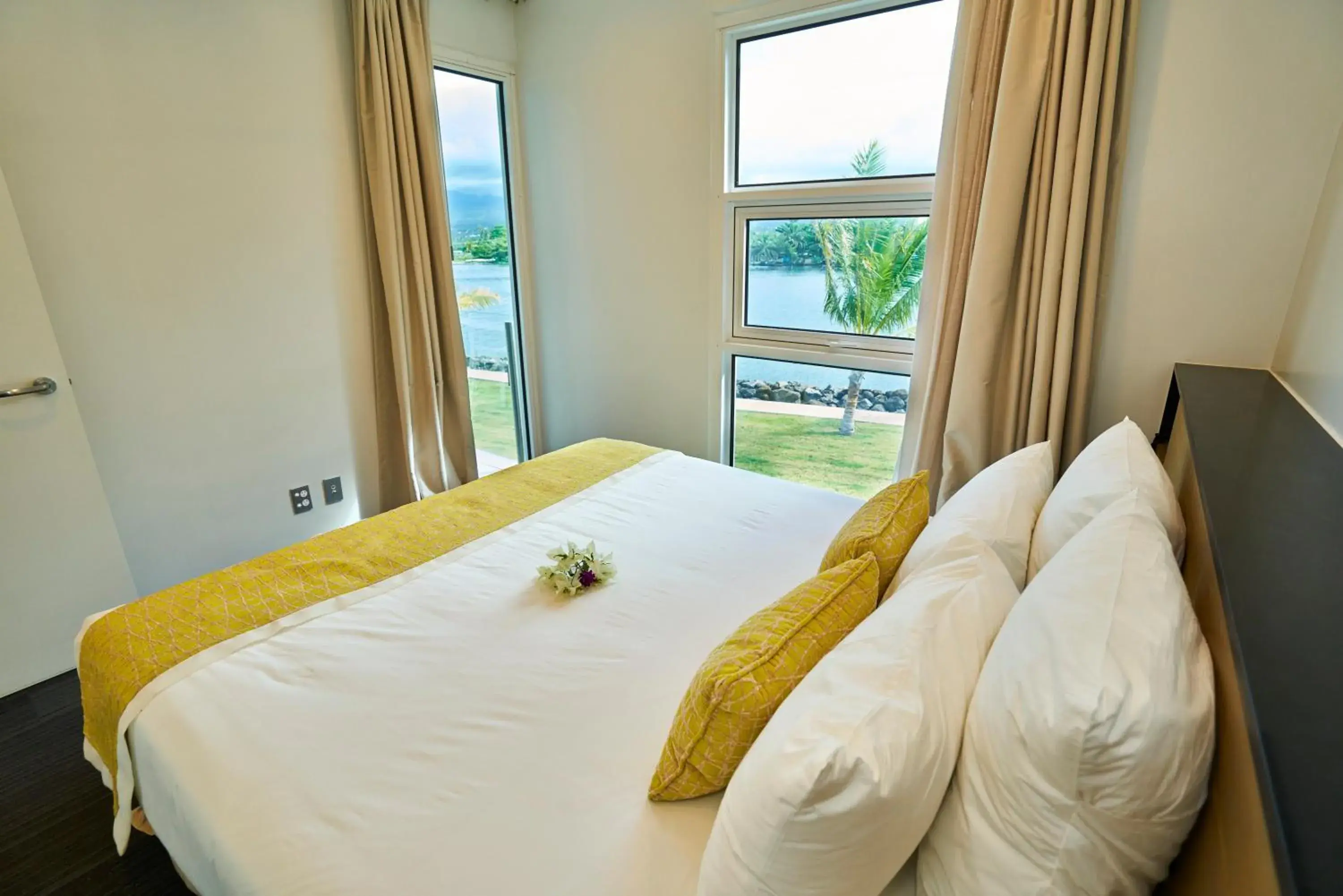 Bed in Taumeasina Island Resort Bed in Taumeasina Island Resort