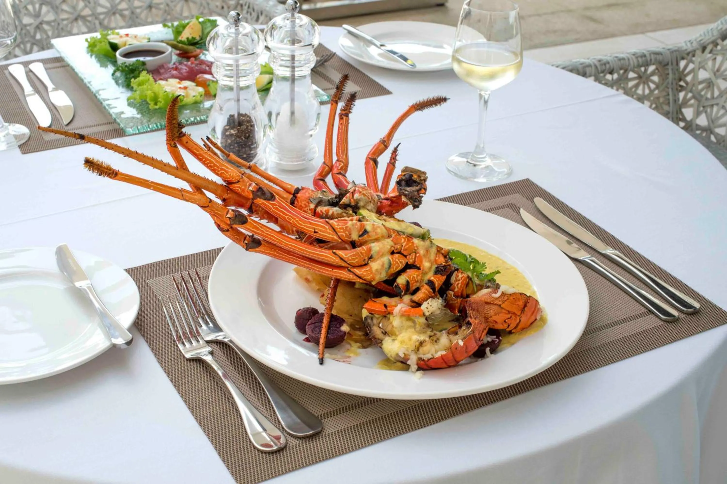 Food in Taumeasina Island Resort