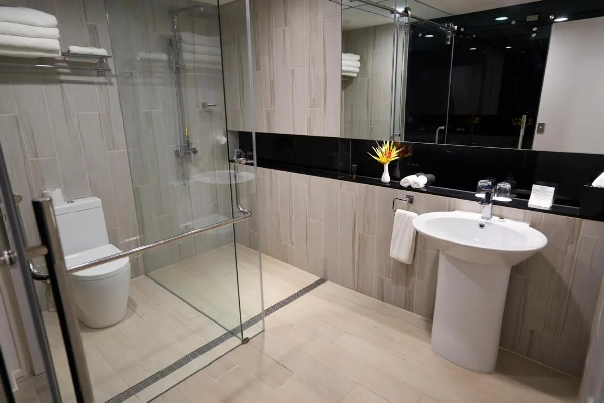 Bathroom in Taumeasina Island Resort